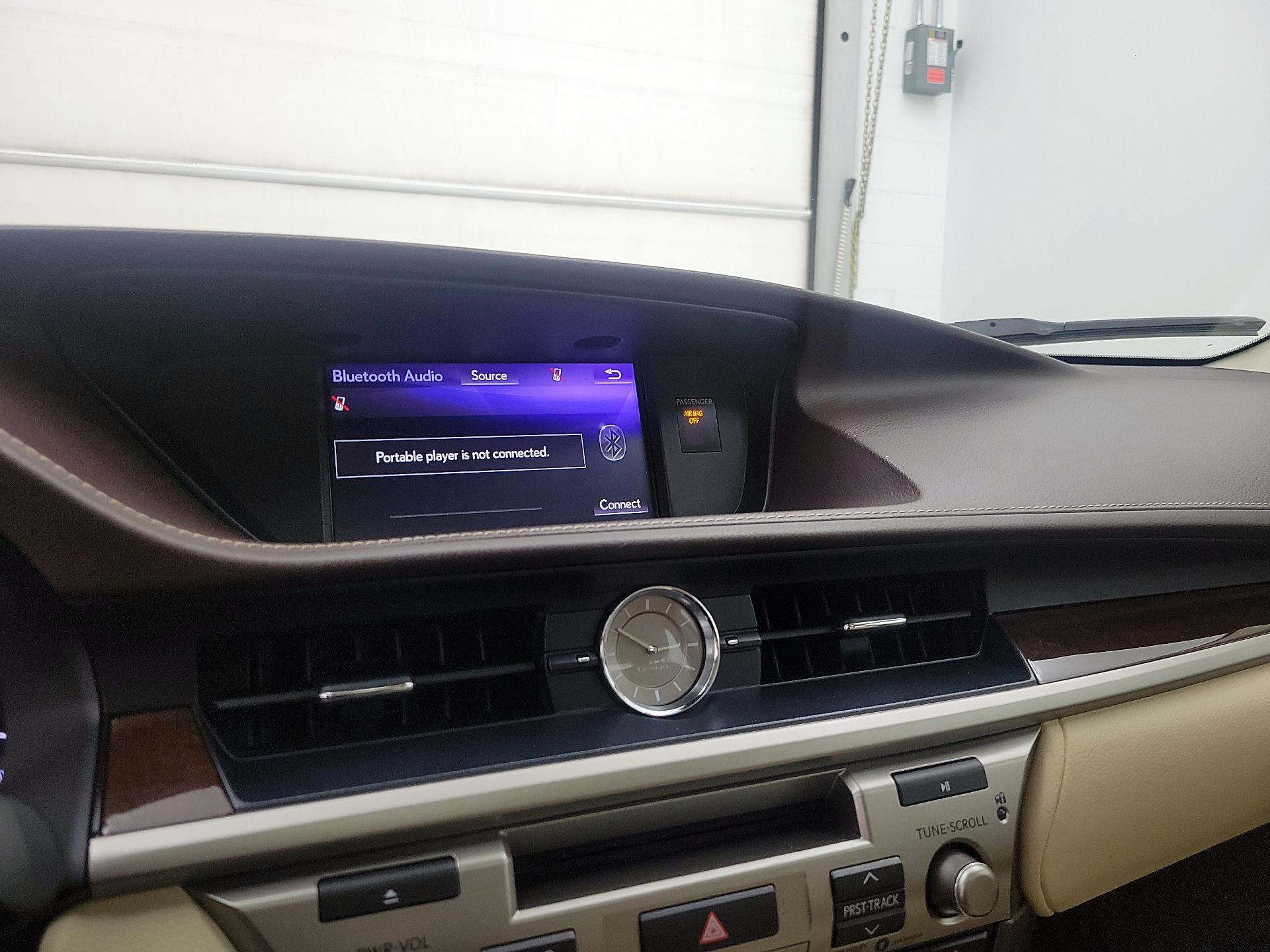 Thumbnail: 2018 Lexus ES - 15