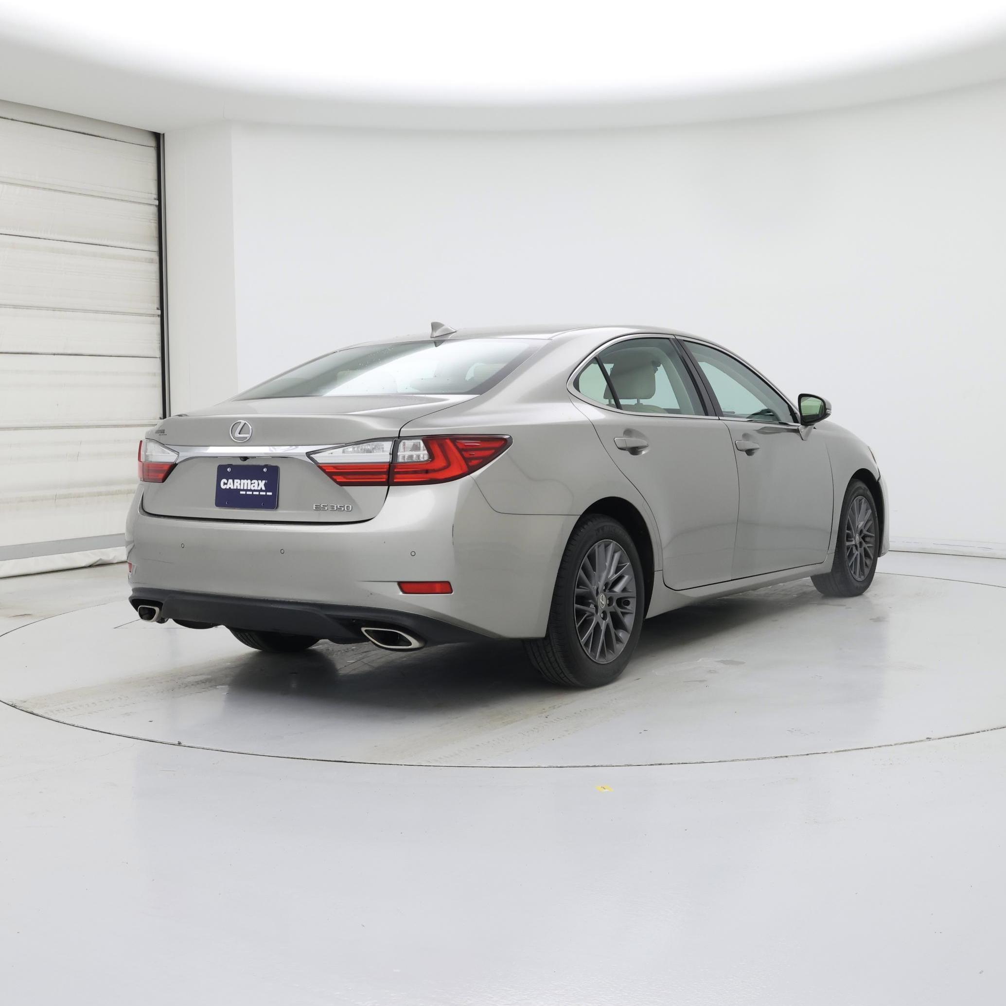 Thumbnail: 2018 Lexus ES - 8