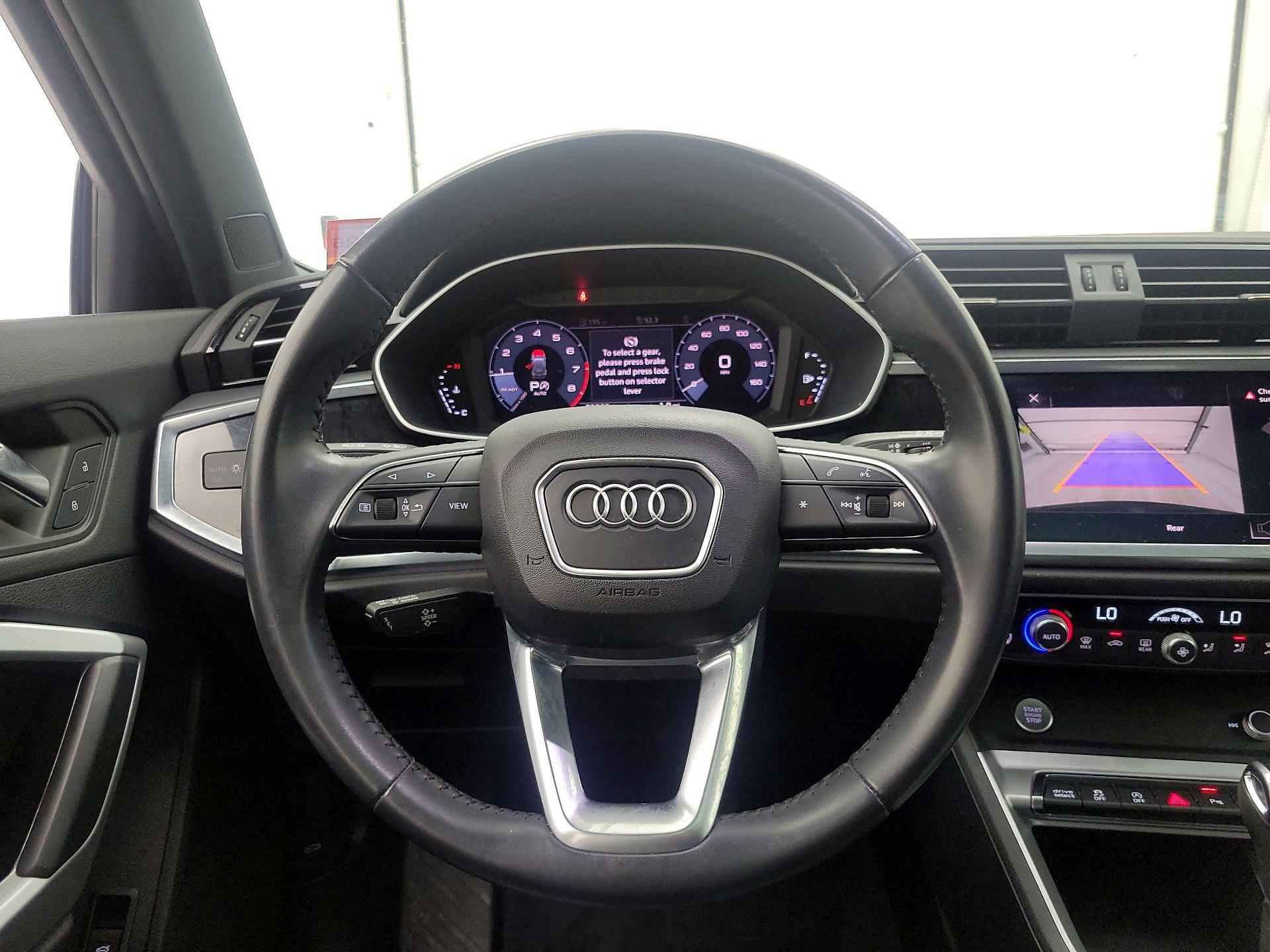 Thumbnail: 2020 Audi Q3 - 10