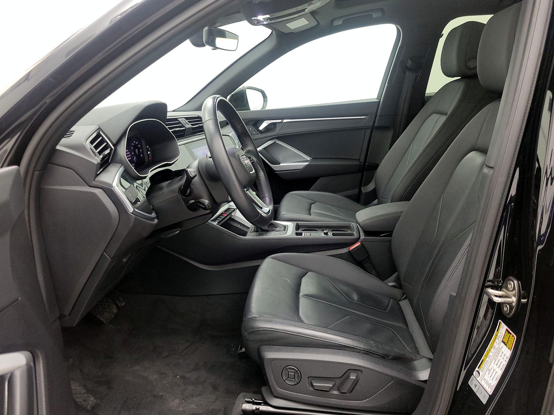 Thumbnail: 2020 Audi Q3 - 11