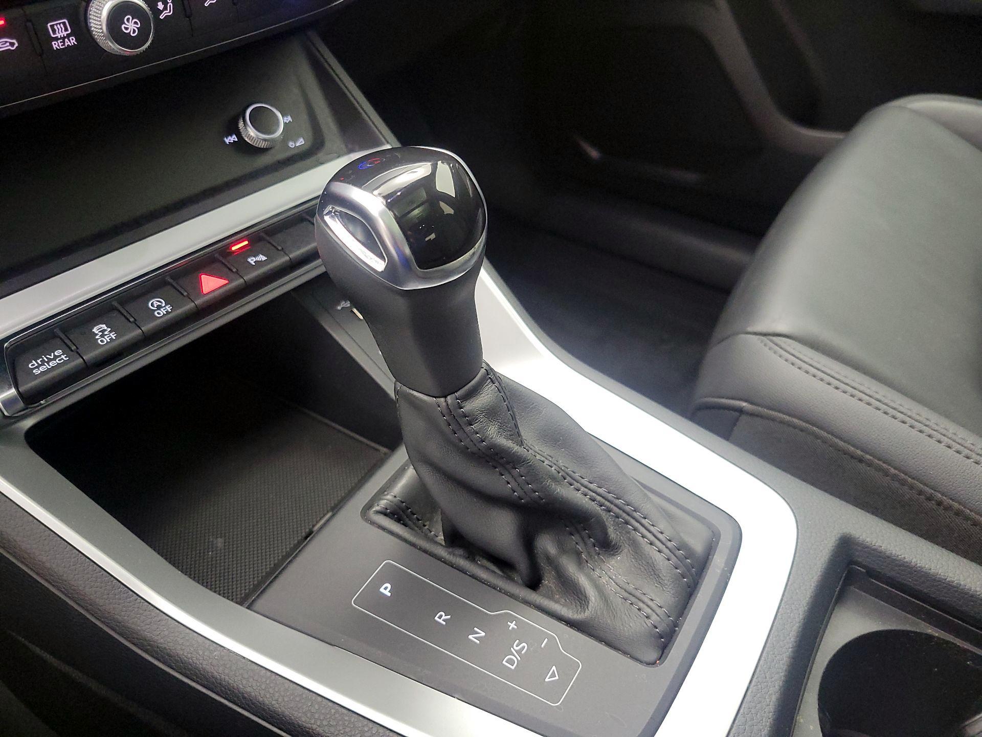 Thumbnail: 2020 Audi Q3 - 16