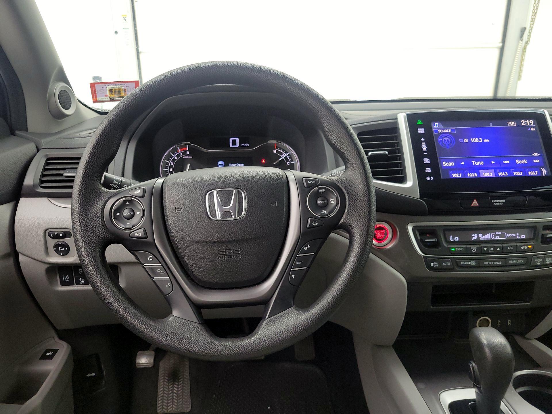 Thumbnail: 2016 Honda Pilot - 10