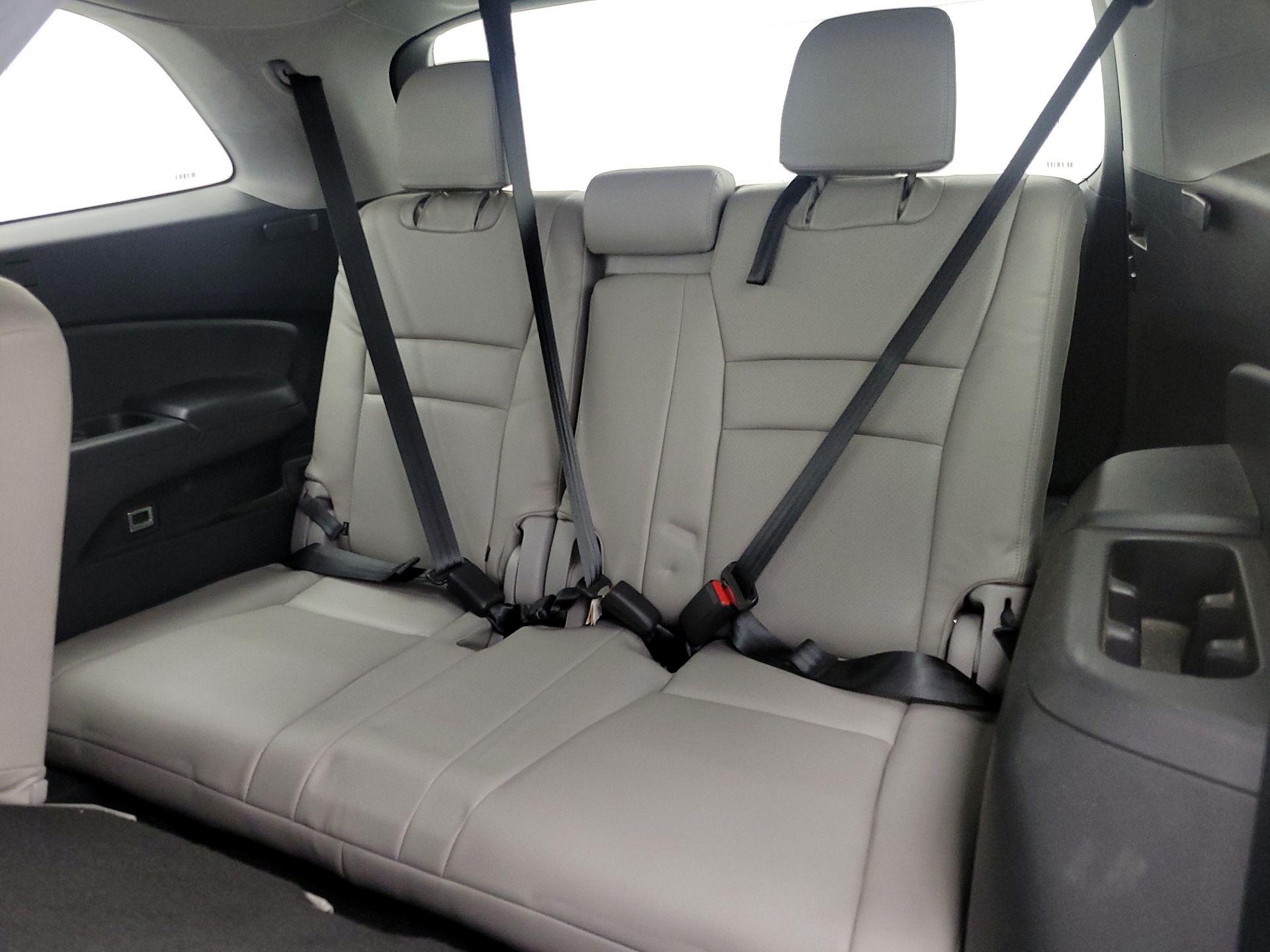 Thumbnail: 2016 Honda Pilot - 18