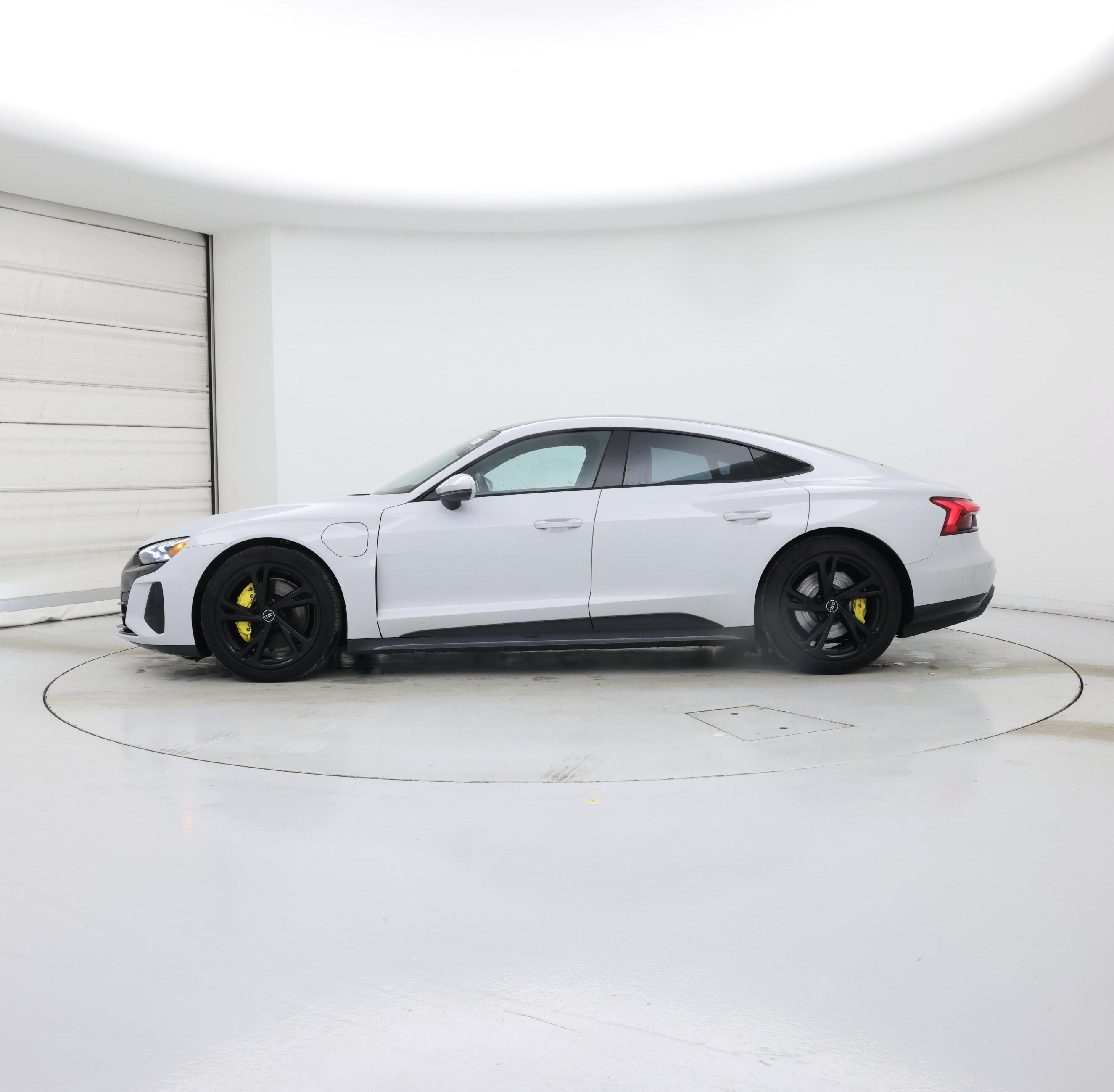 Thumbnail: 2022 Audi e-tron GT - 3