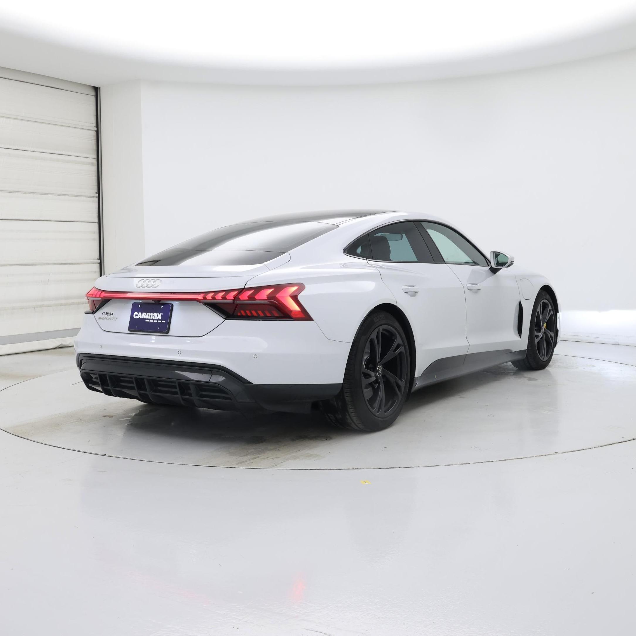 Thumbnail: 2022 Audi e-tron GT - 8