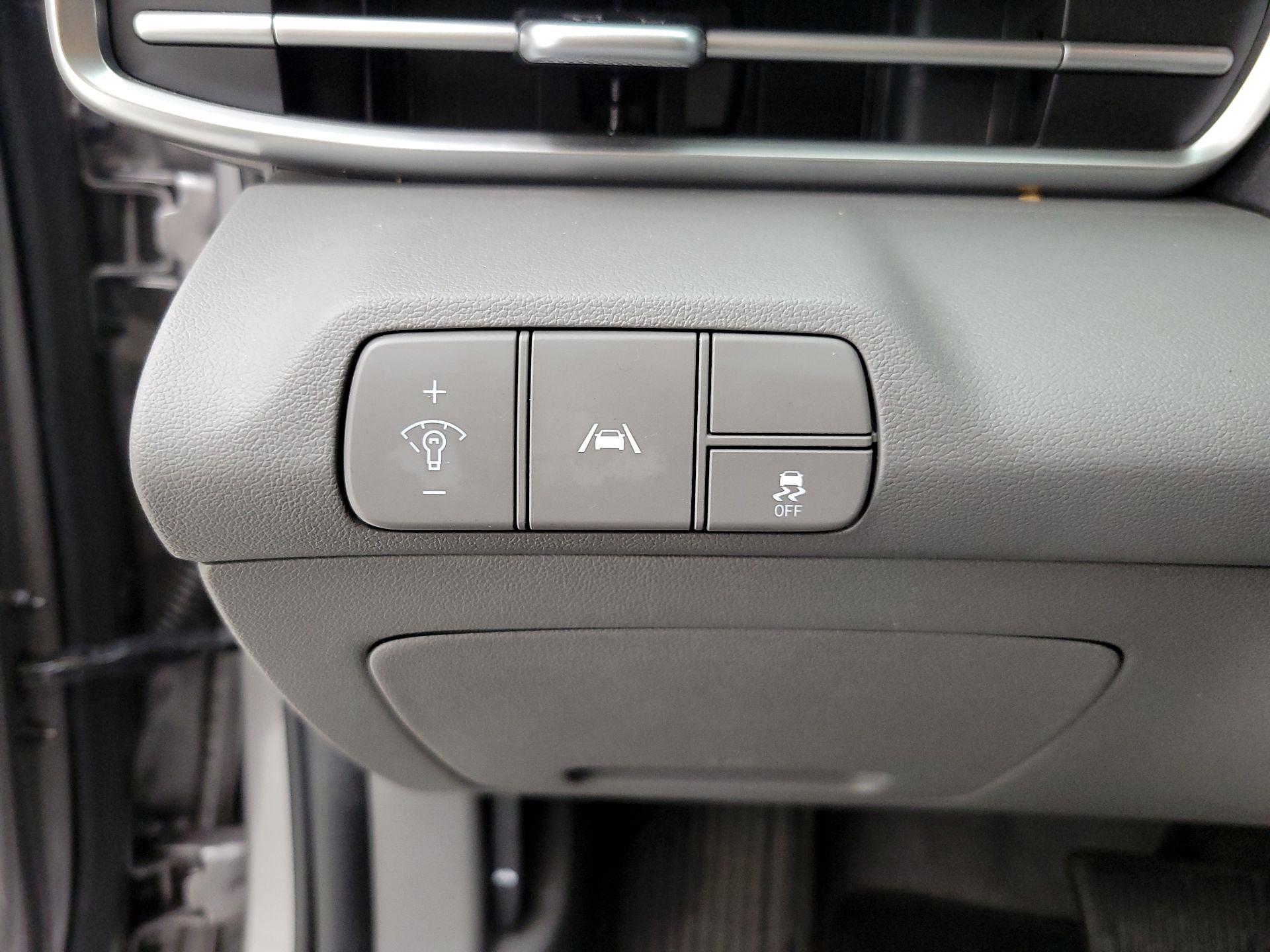 Thumbnail: 2022 Hyundai Elantra - 13