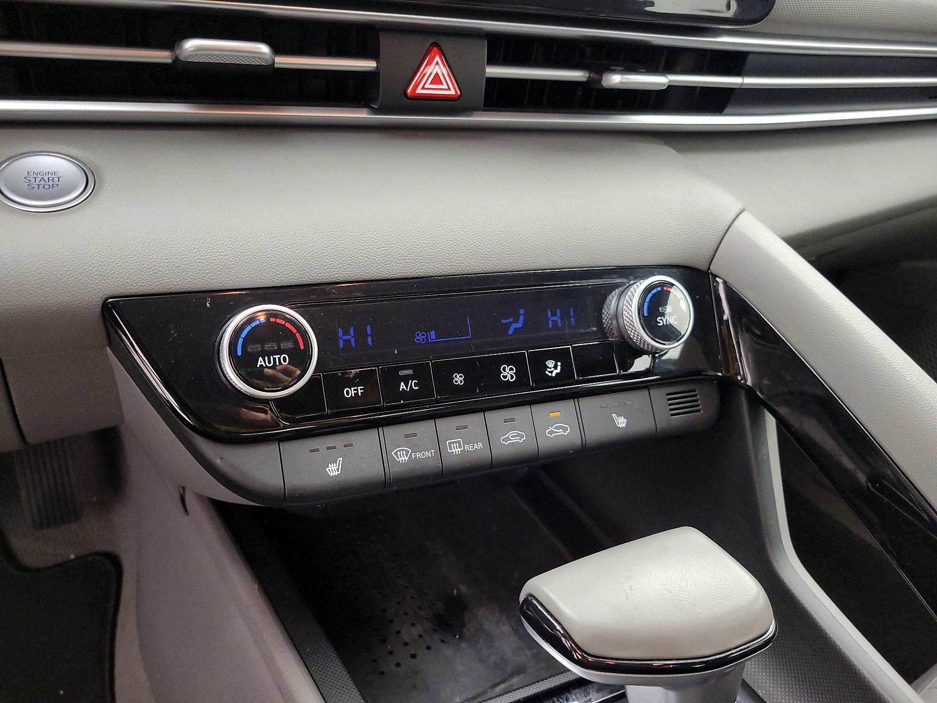 Thumbnail: 2022 Hyundai Elantra - 16