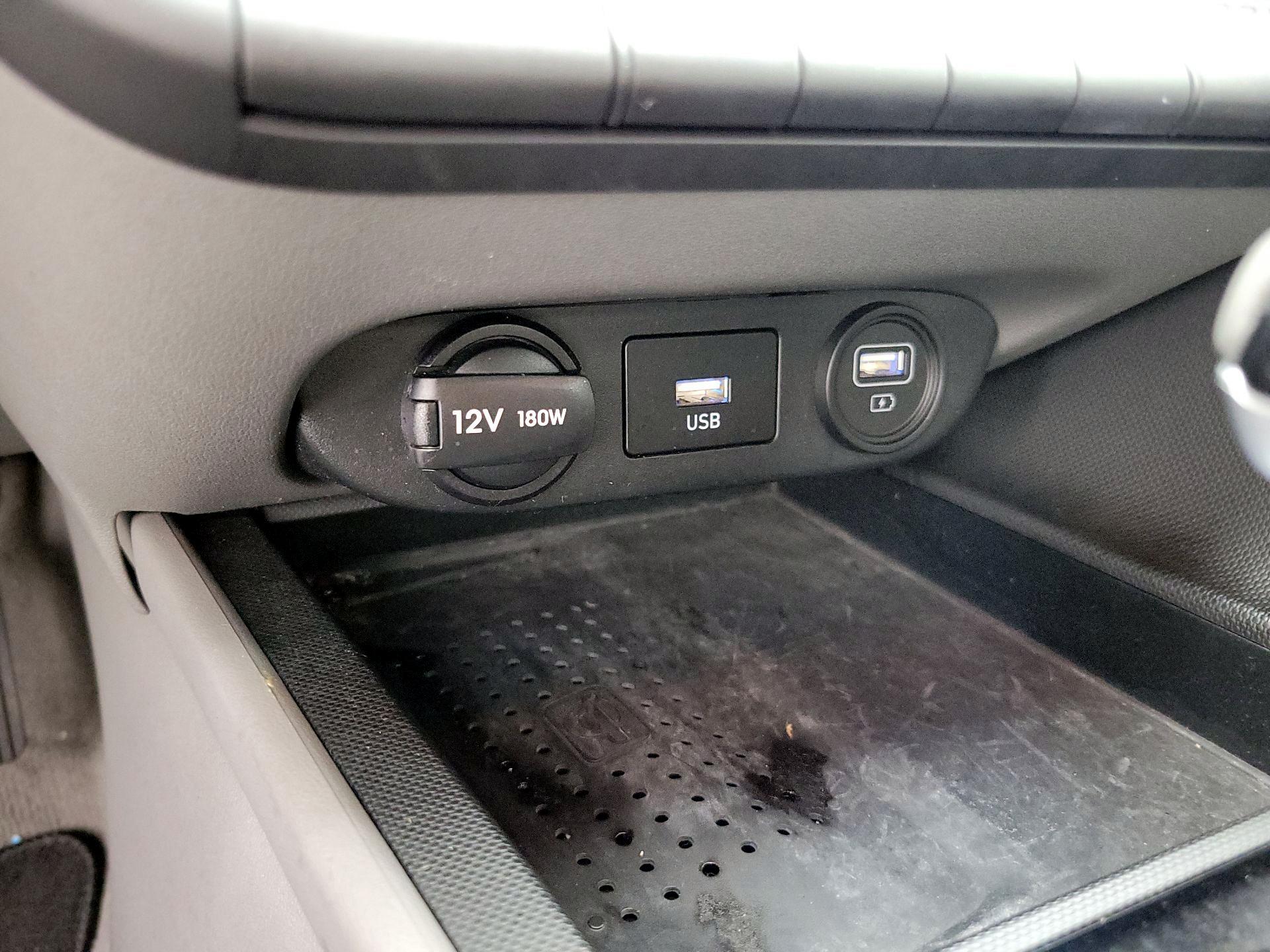 Thumbnail: 2022 Hyundai Elantra - 18