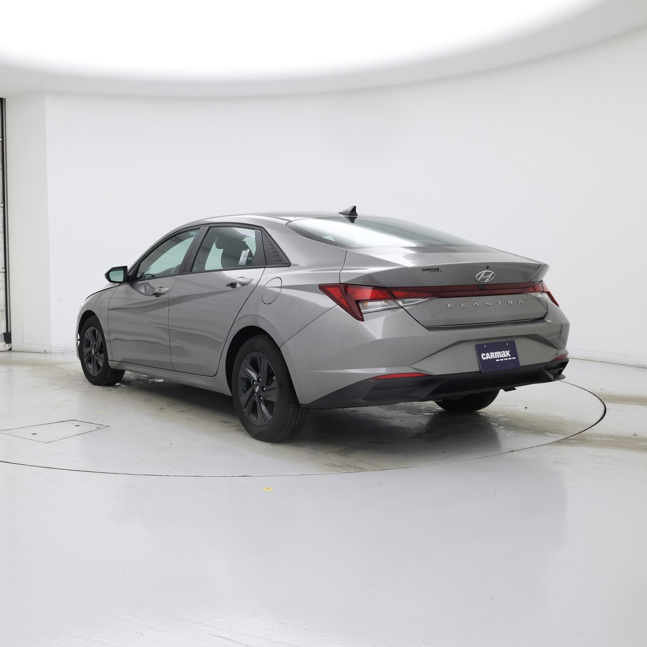 Thumbnail: 2022 Hyundai Elantra - 2