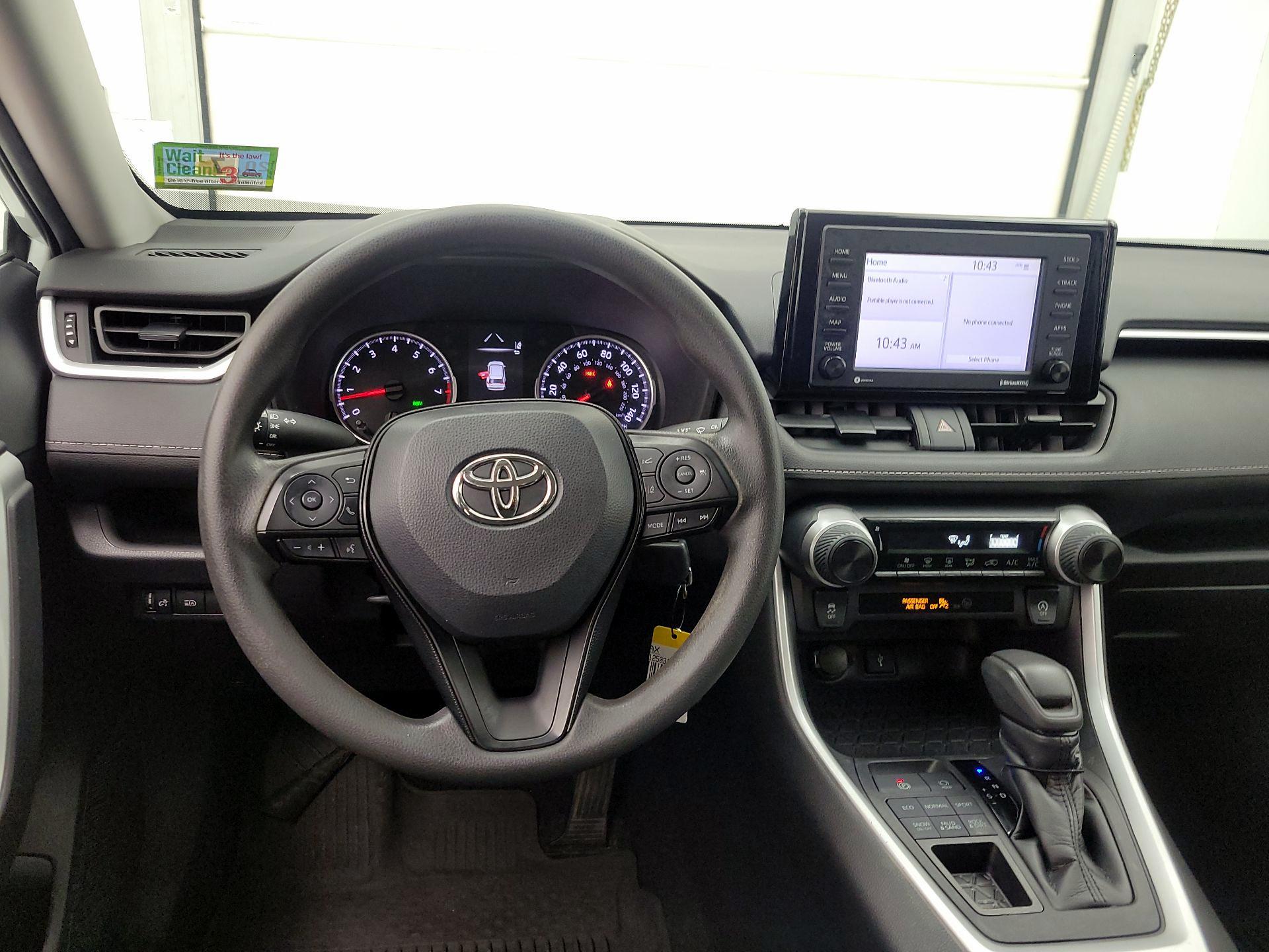 Thumbnail: 2020 Toyota RAV4 - 10