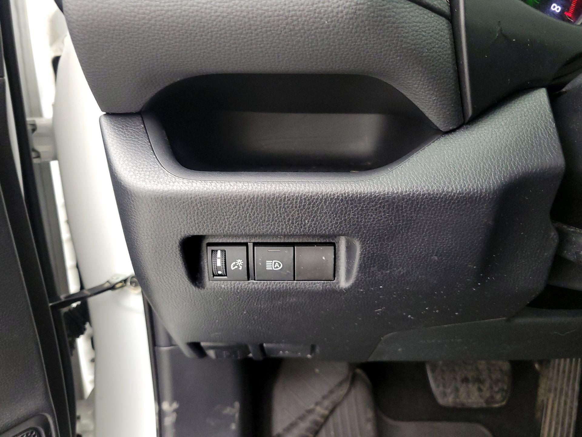 Thumbnail: 2020 Toyota RAV4 - 13