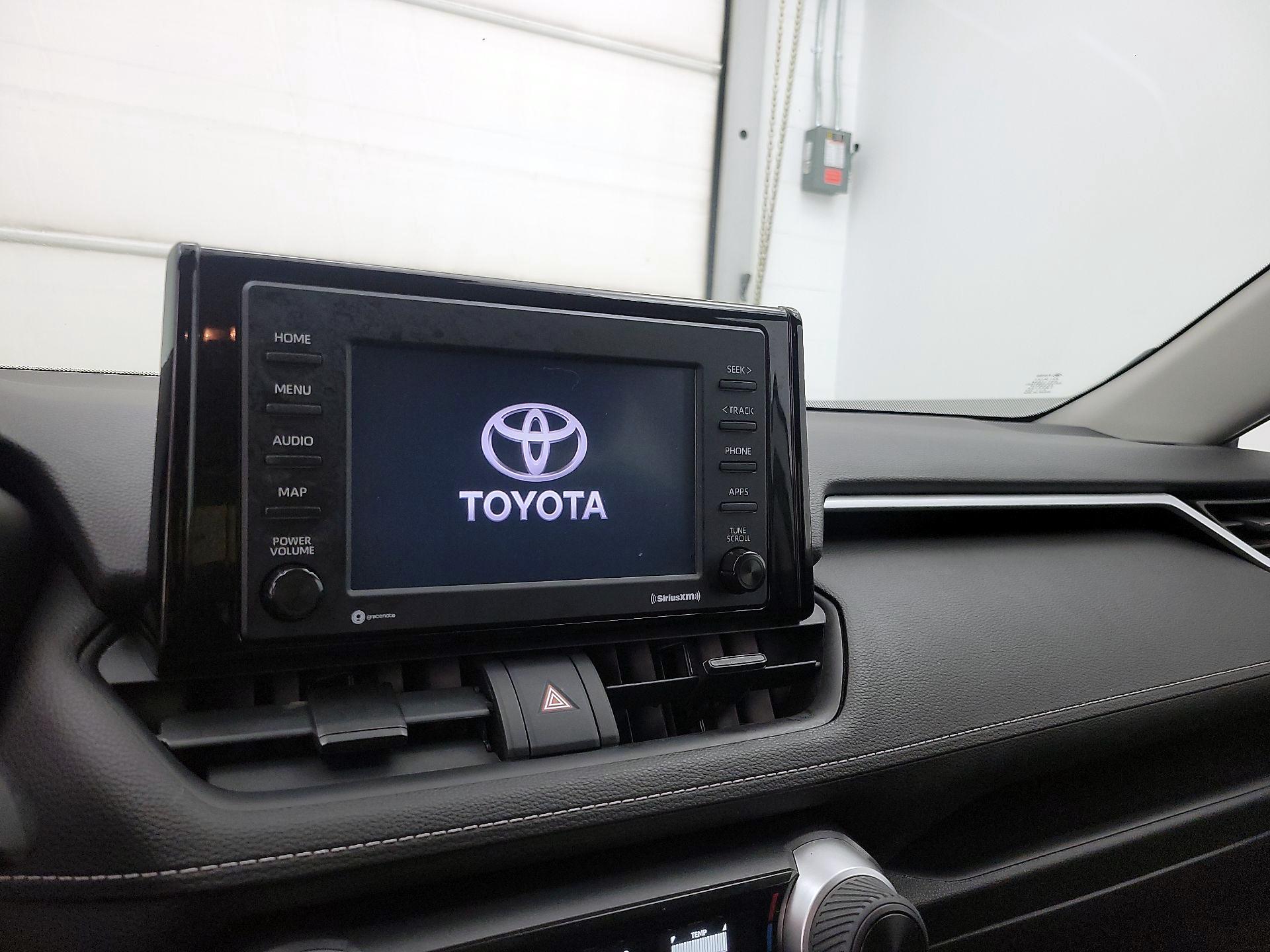 Thumbnail: 2020 Toyota RAV4 - 15