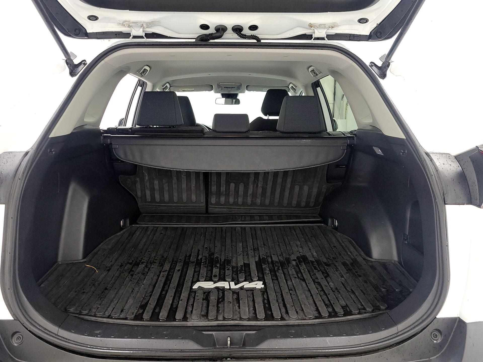 Thumbnail: 2020 Toyota RAV4 - 20