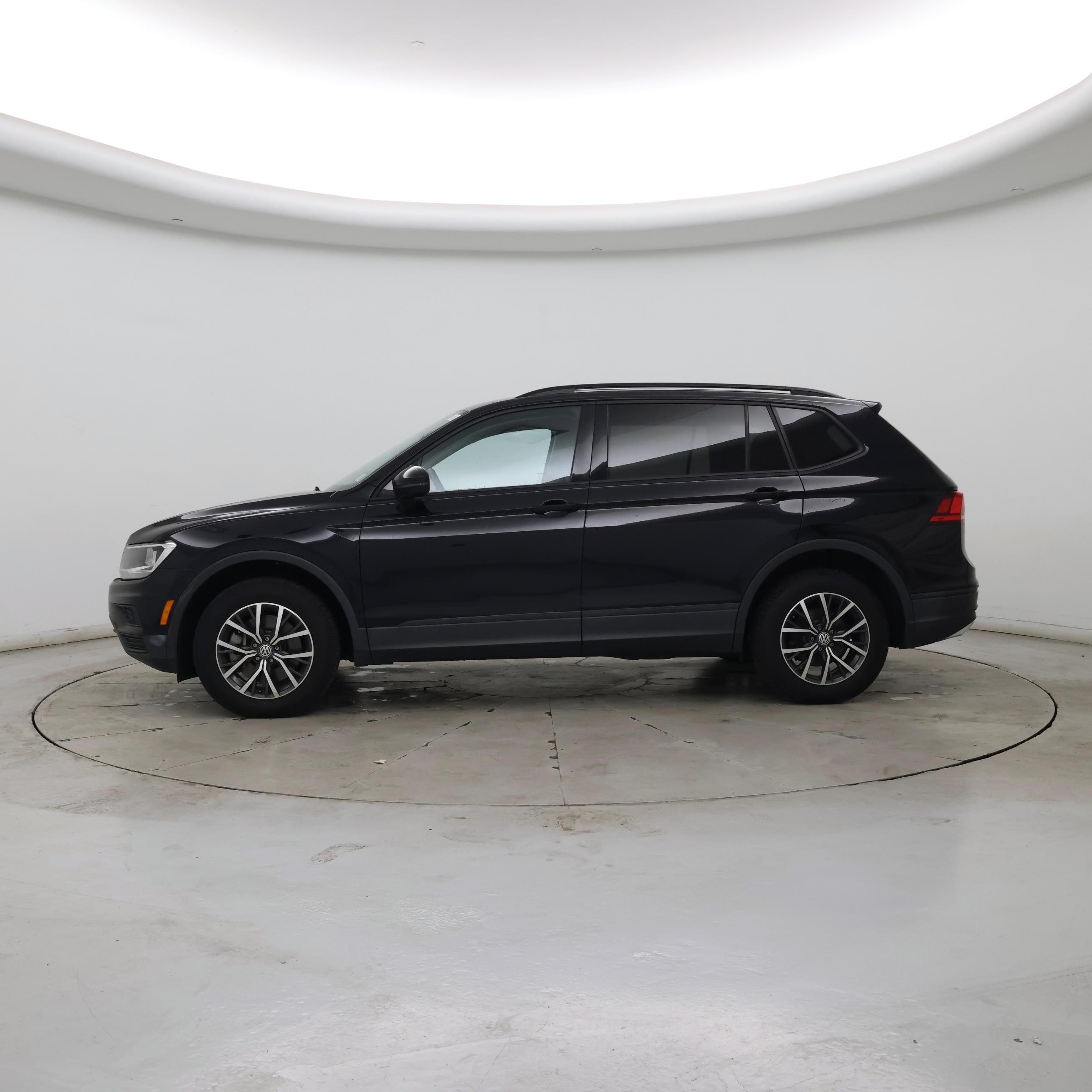 Thumbnail: 2021 Volkswagen Tiguan - 3