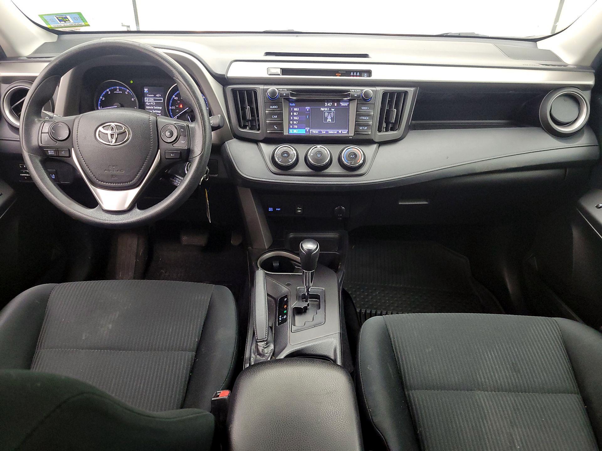 Thumbnail: 2018 Toyota RAV4 - 9