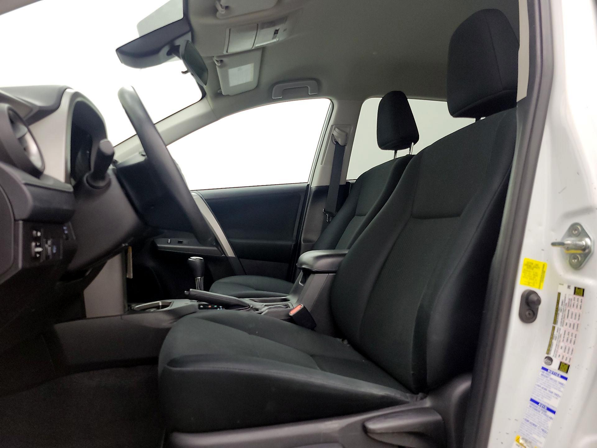 Thumbnail: 2018 Toyota RAV4 - 11