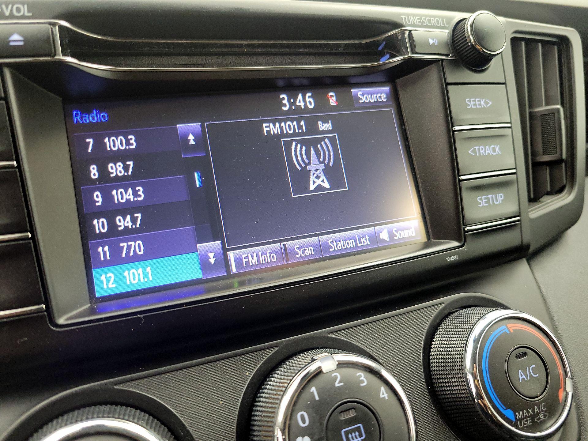 Thumbnail: 2018 Toyota RAV4 - 15