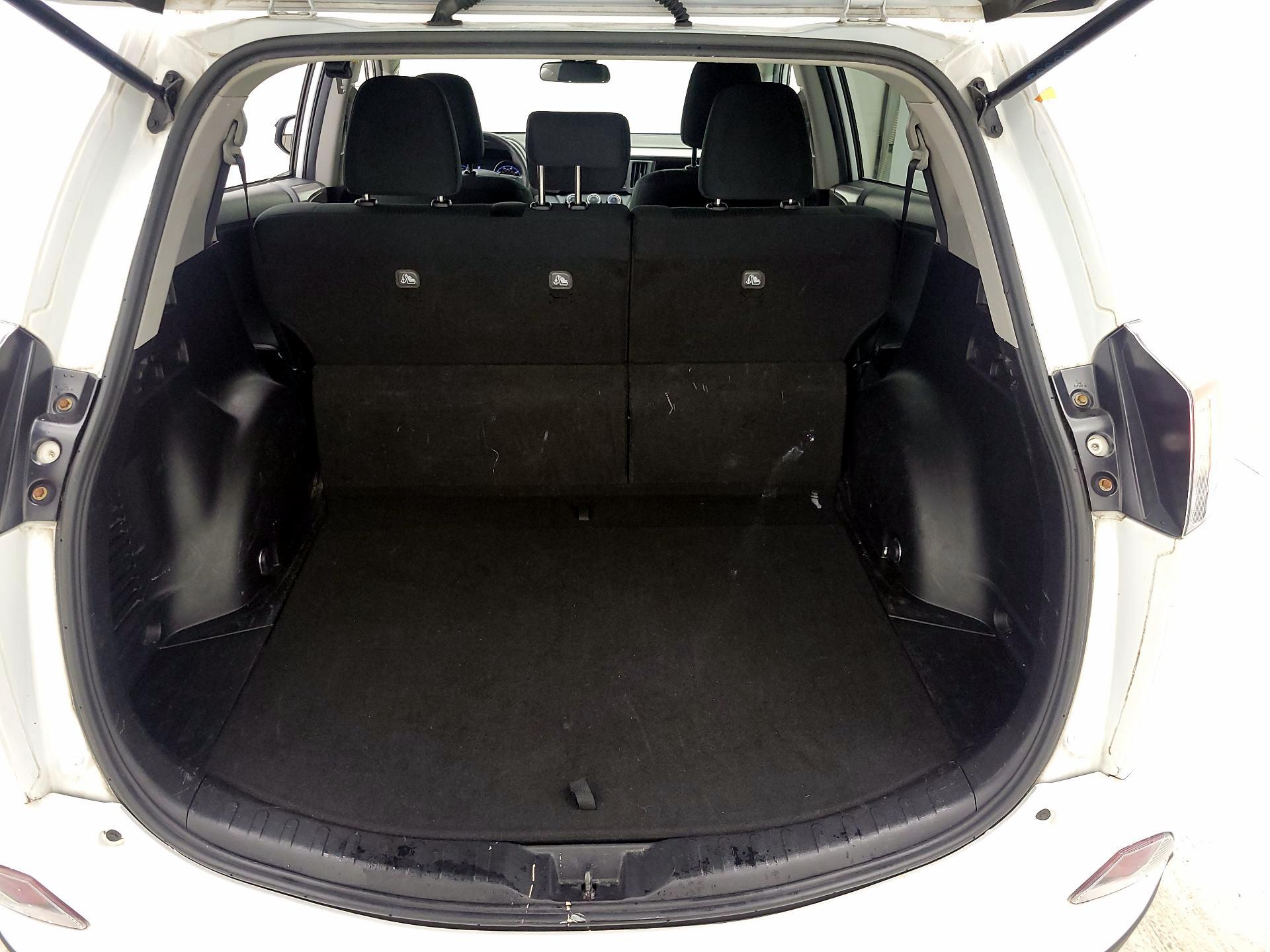 Thumbnail: 2018 Toyota RAV4 - 20