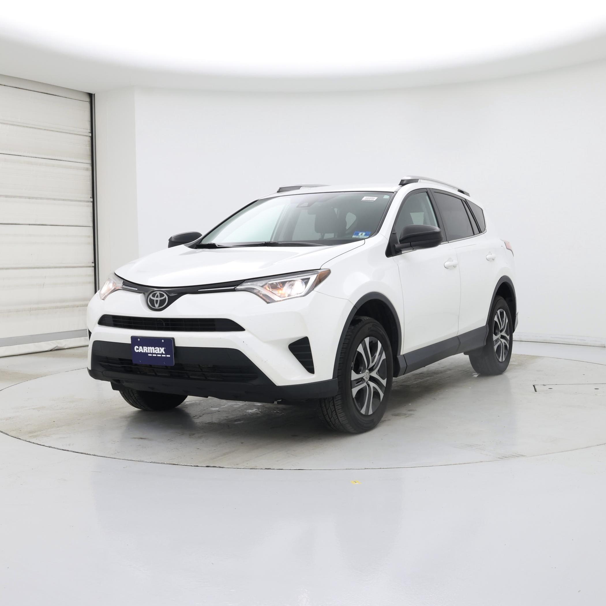 Thumbnail: 2018 Toyota RAV4 - 4