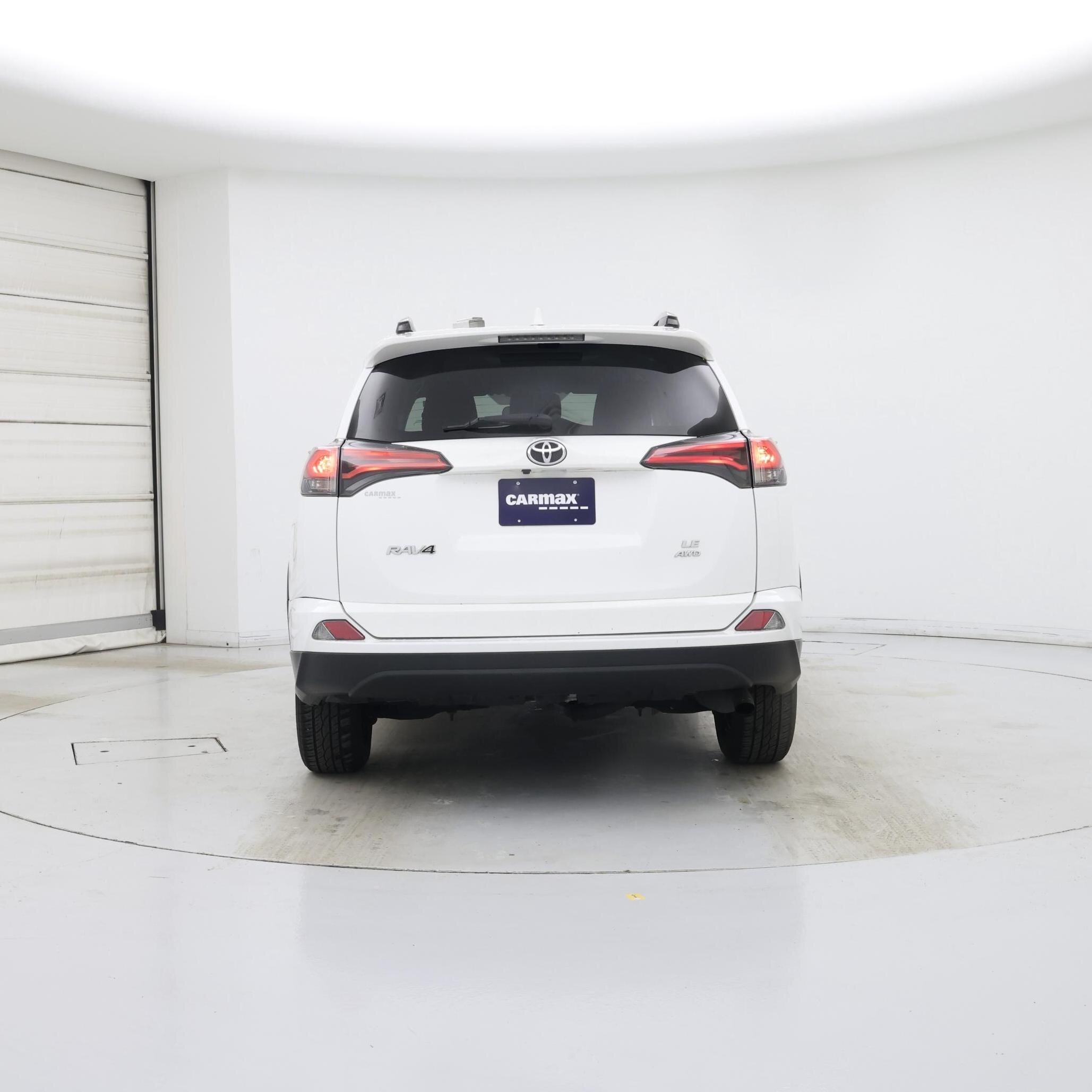 Thumbnail: 2018 Toyota RAV4 - 6