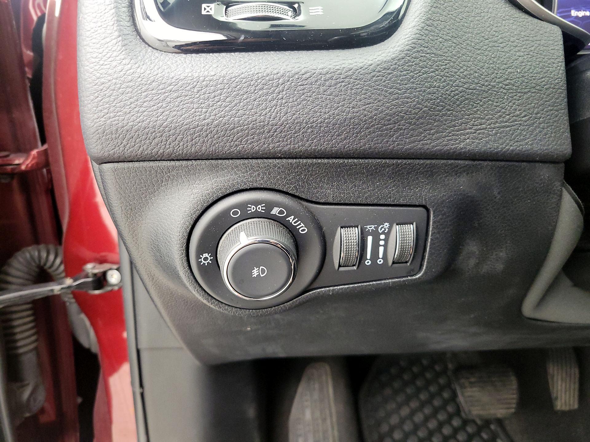 Thumbnail: 2021 Jeep Compass - 13