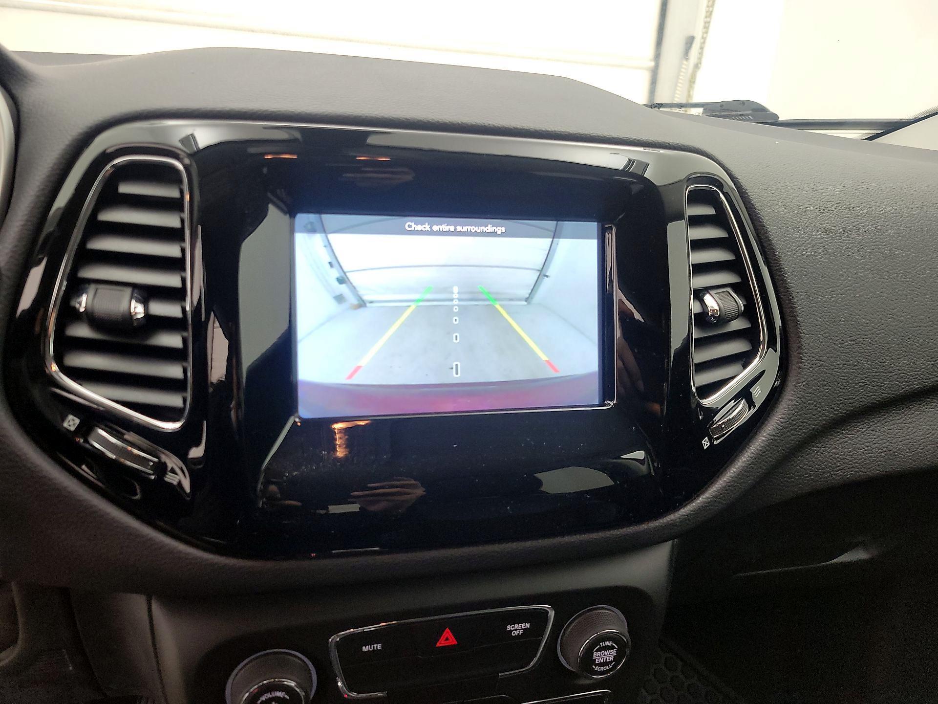 Thumbnail: 2021 Jeep Compass - 14