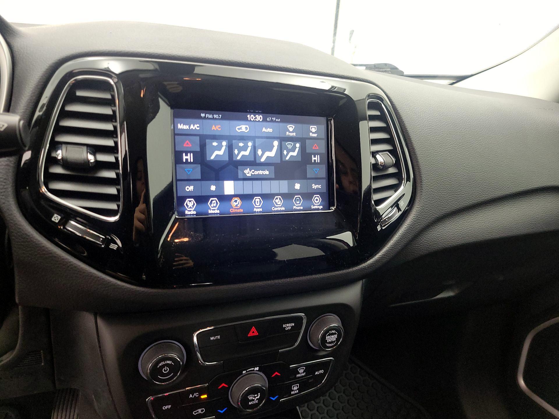 Thumbnail: 2021 Jeep Compass - 16