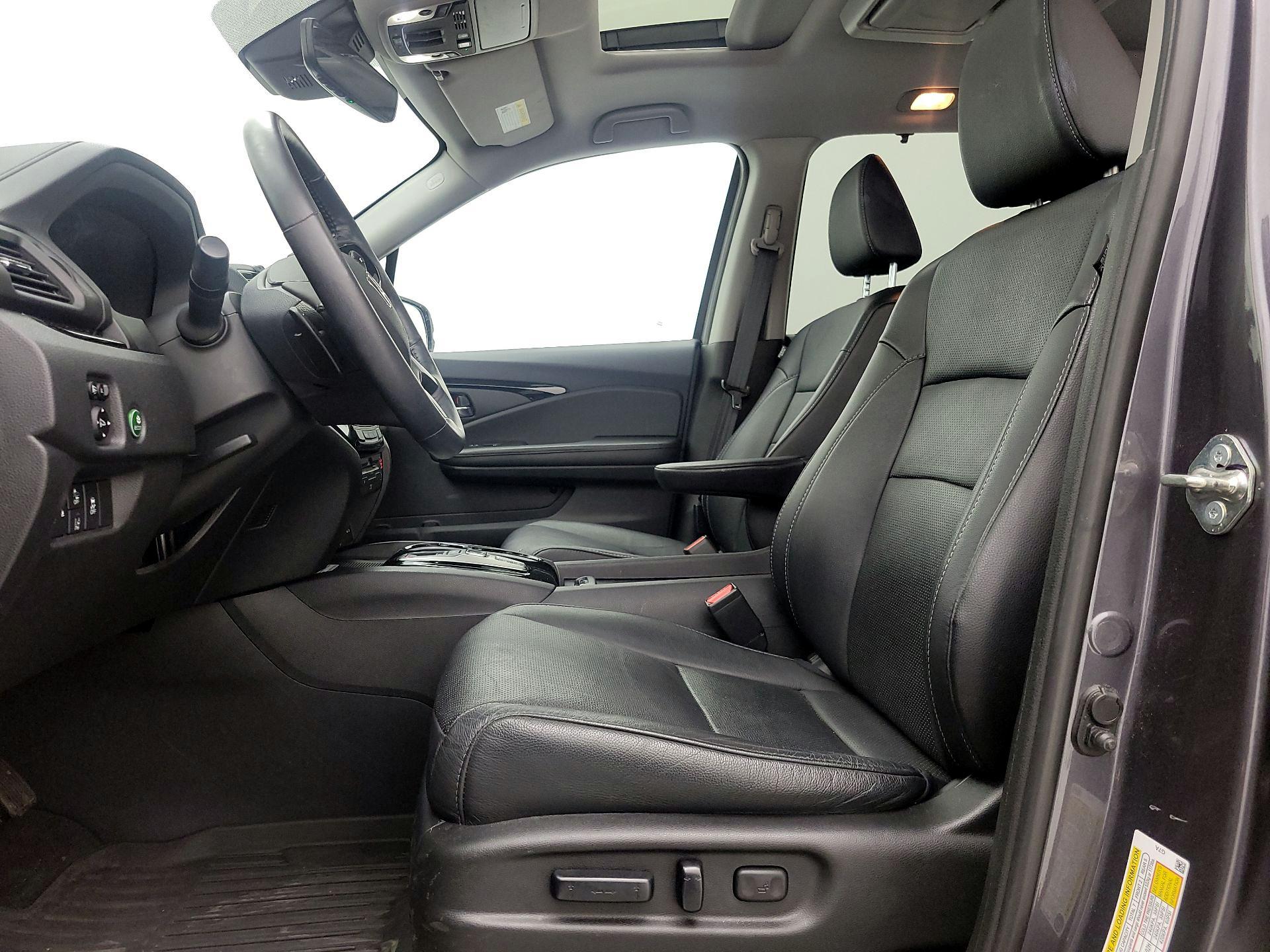 Thumbnail: 2019 Honda Pilot - 11