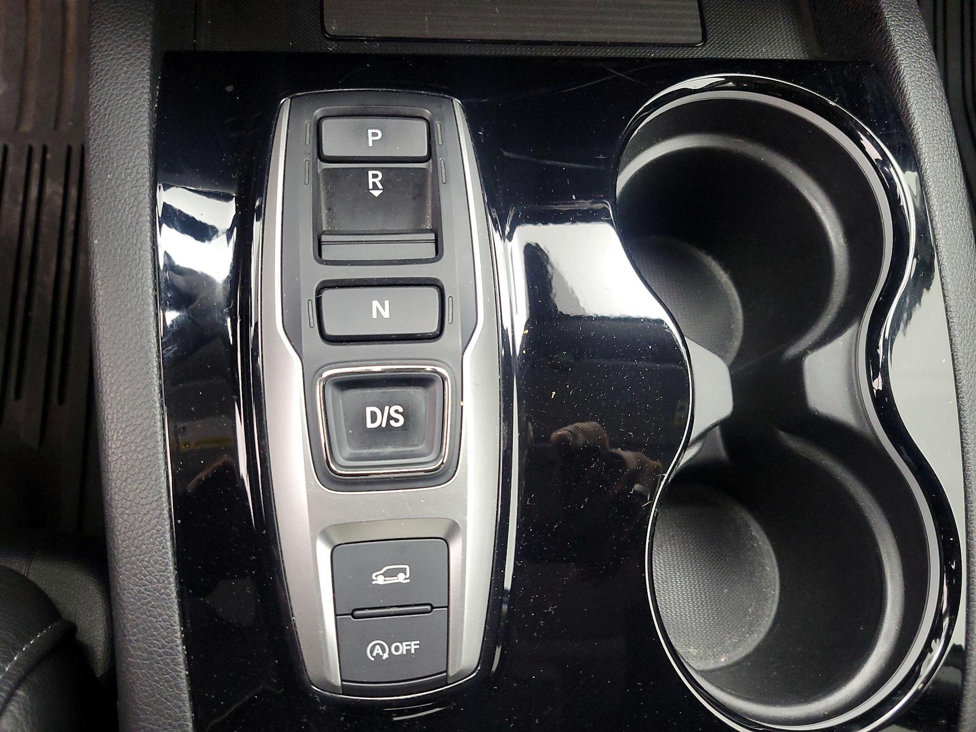 Thumbnail: 2019 Honda Pilot - 17