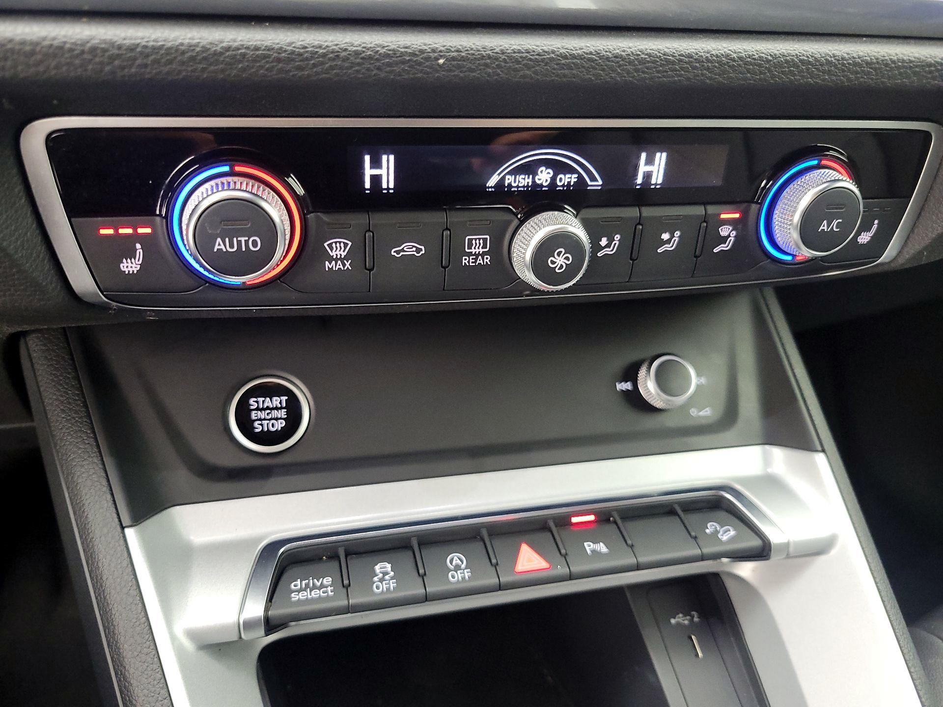 Thumbnail: 2022 Audi Q3 - 16