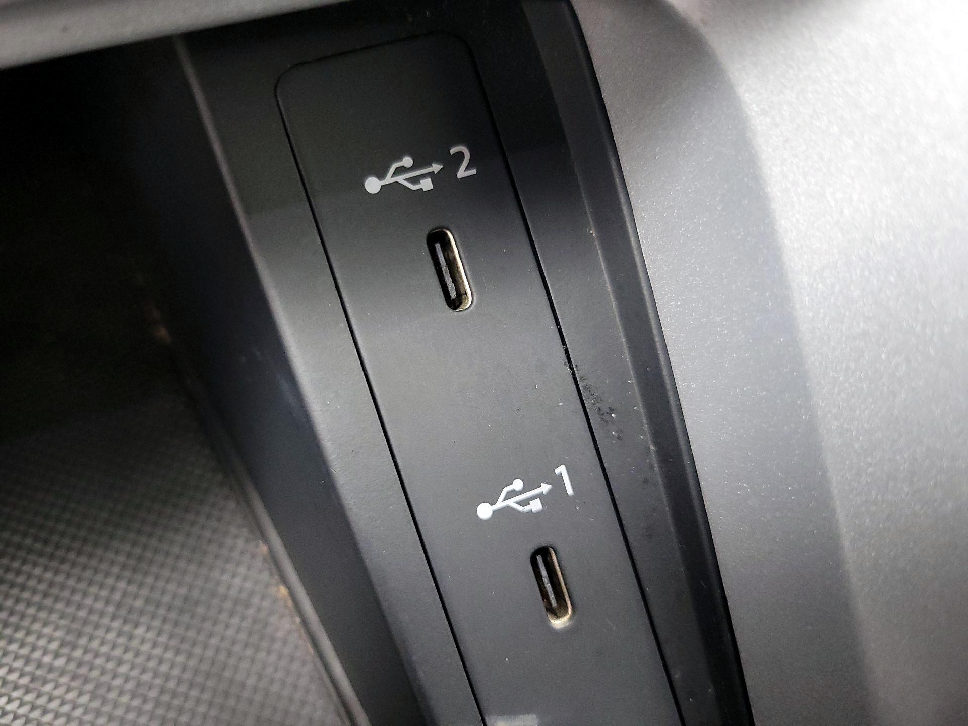 Thumbnail: 2022 Audi Q3 - 18