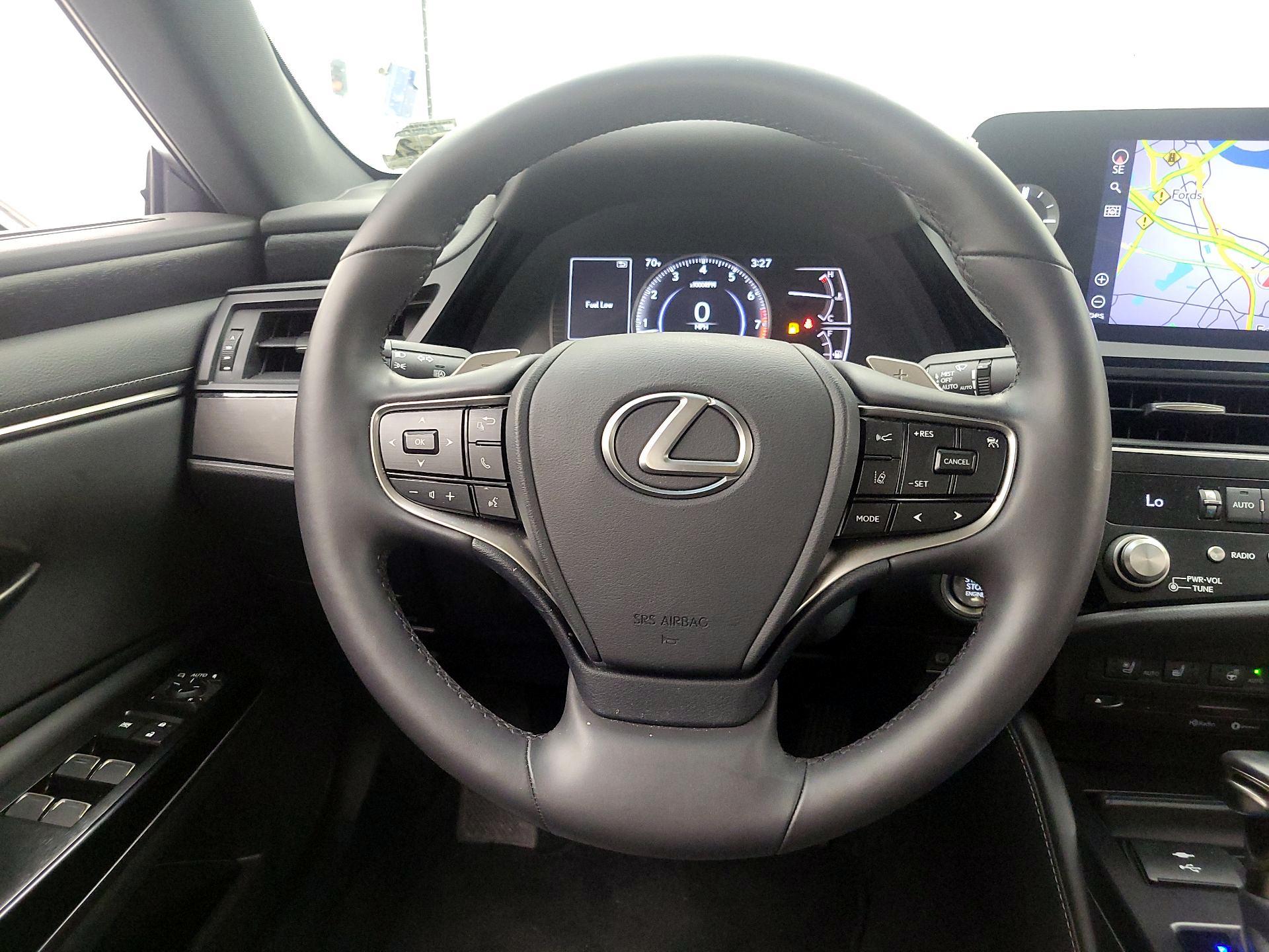 Thumbnail: 2022 Lexus ES - 10