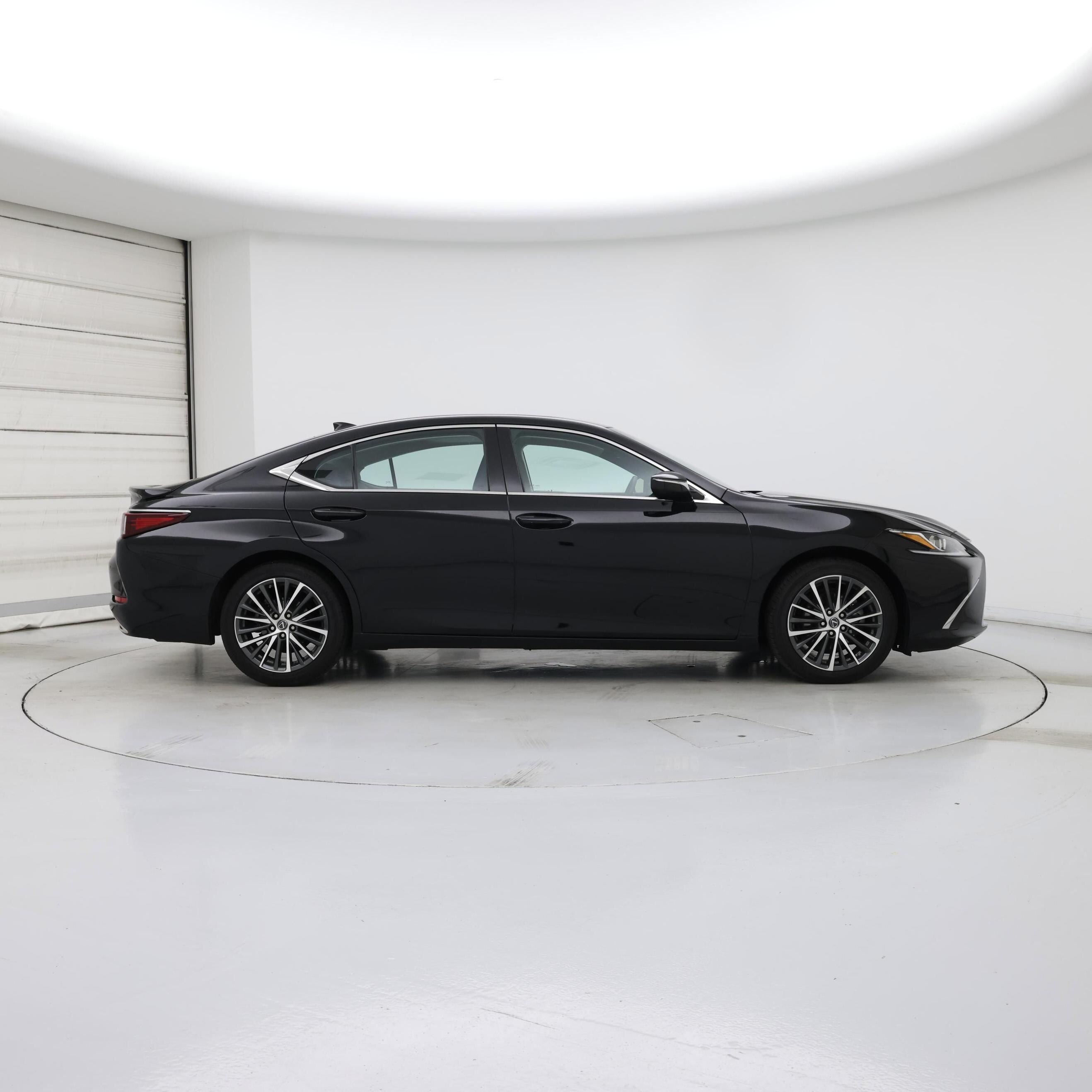 Thumbnail: 2022 Lexus ES - 7