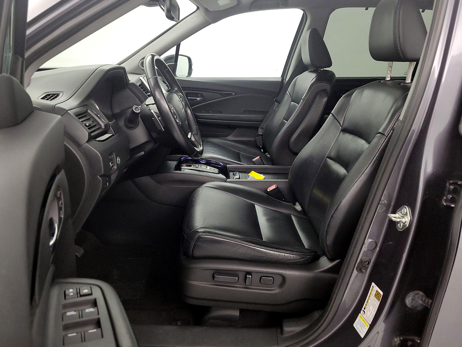 Thumbnail: 2016 Honda Pilot - 11