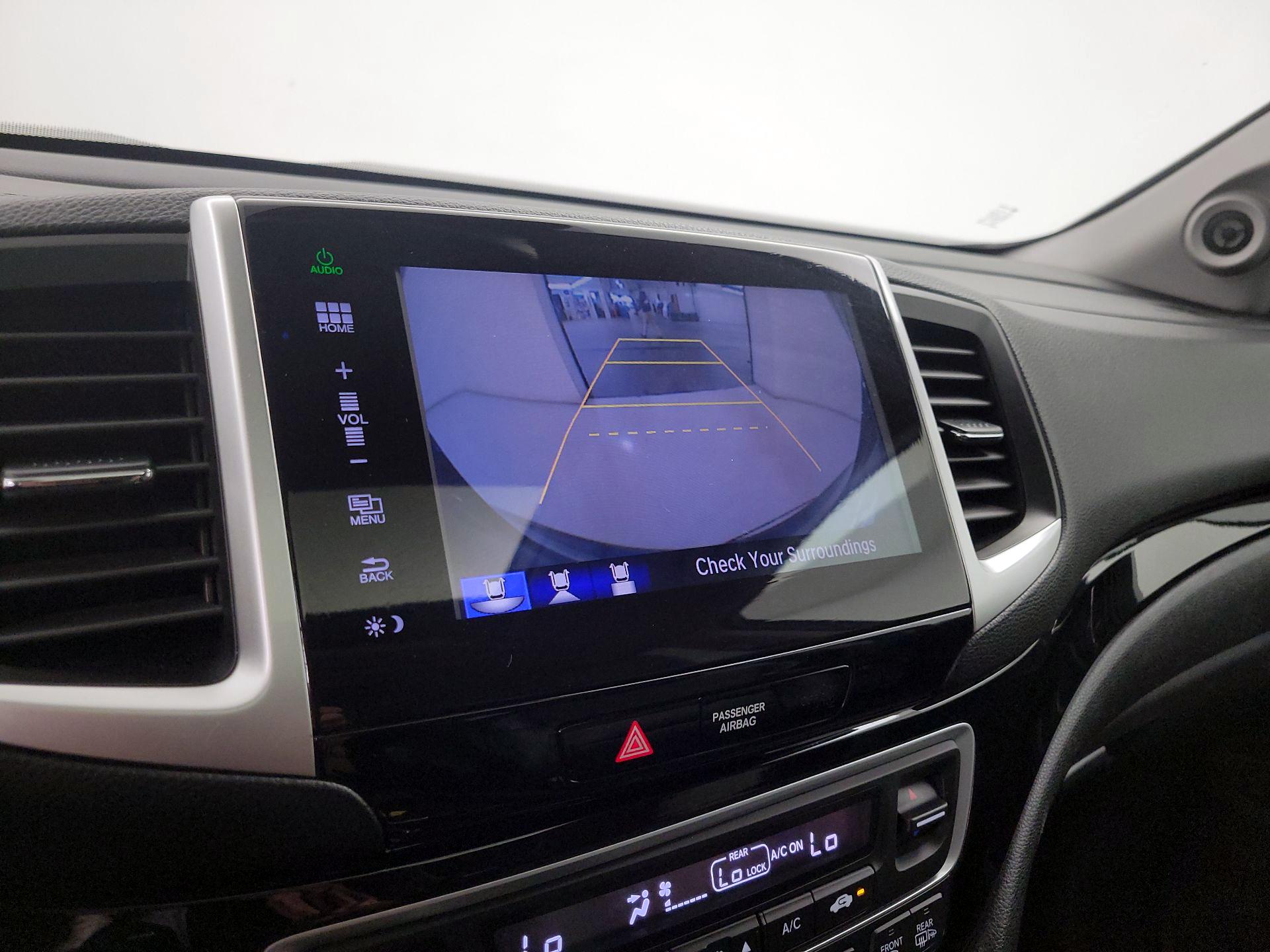 Thumbnail: 2016 Honda Pilot - 15