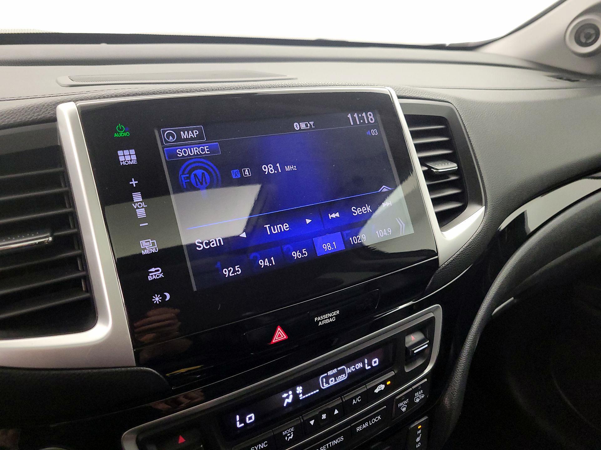 Thumbnail: 2016 Honda Pilot - 16