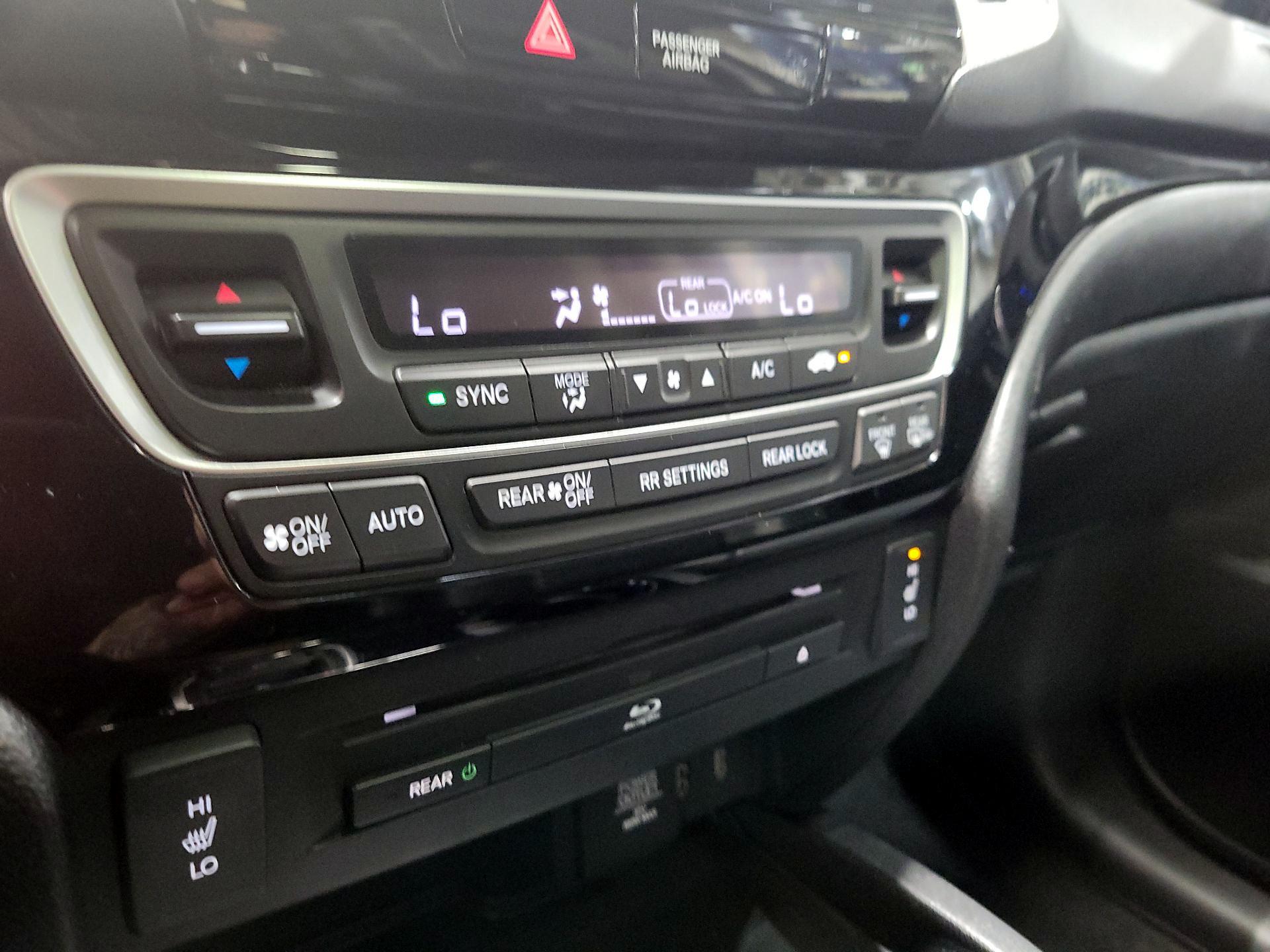 Thumbnail: 2016 Honda Pilot - 17