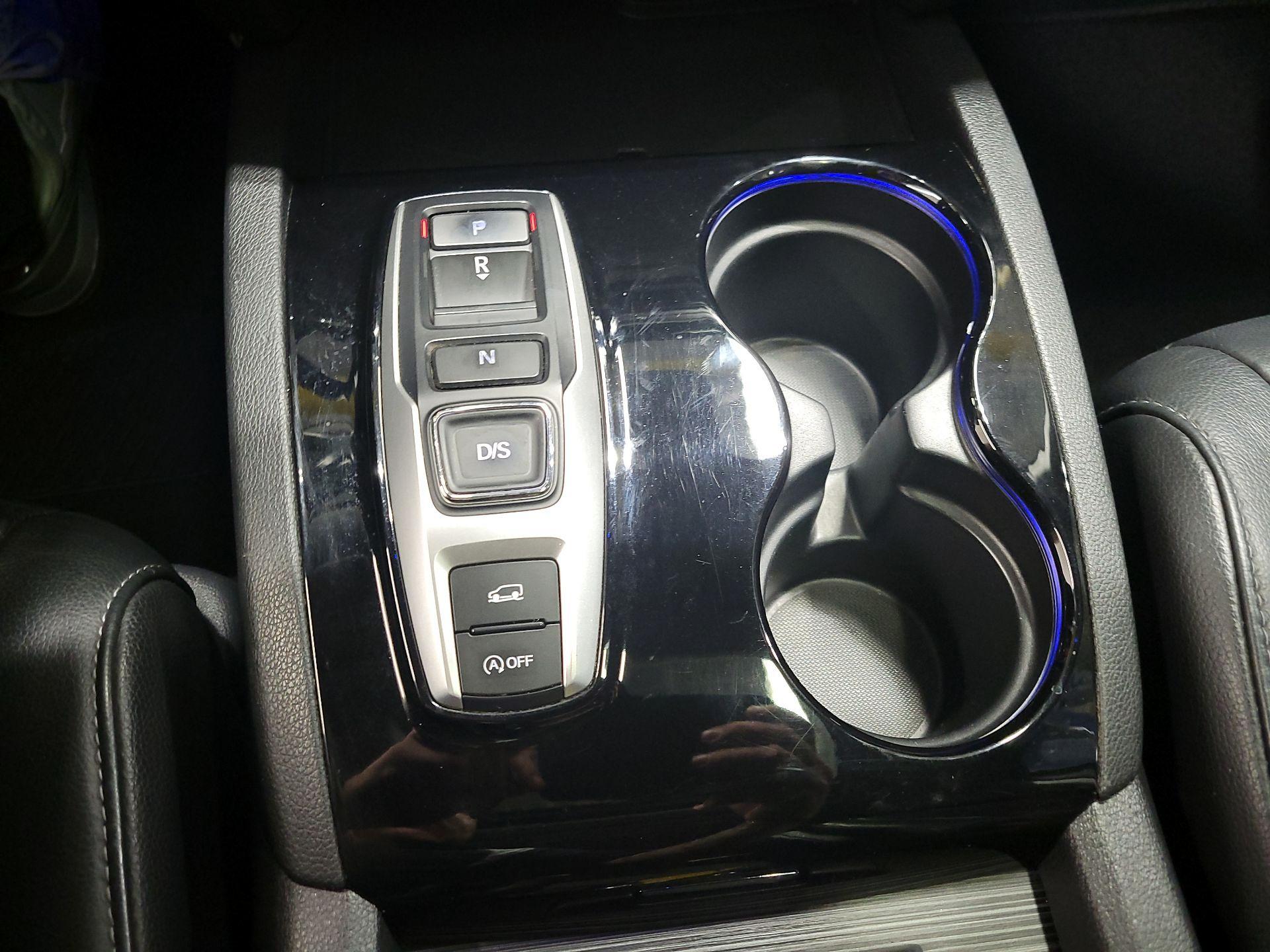 Thumbnail: 2016 Honda Pilot - 18