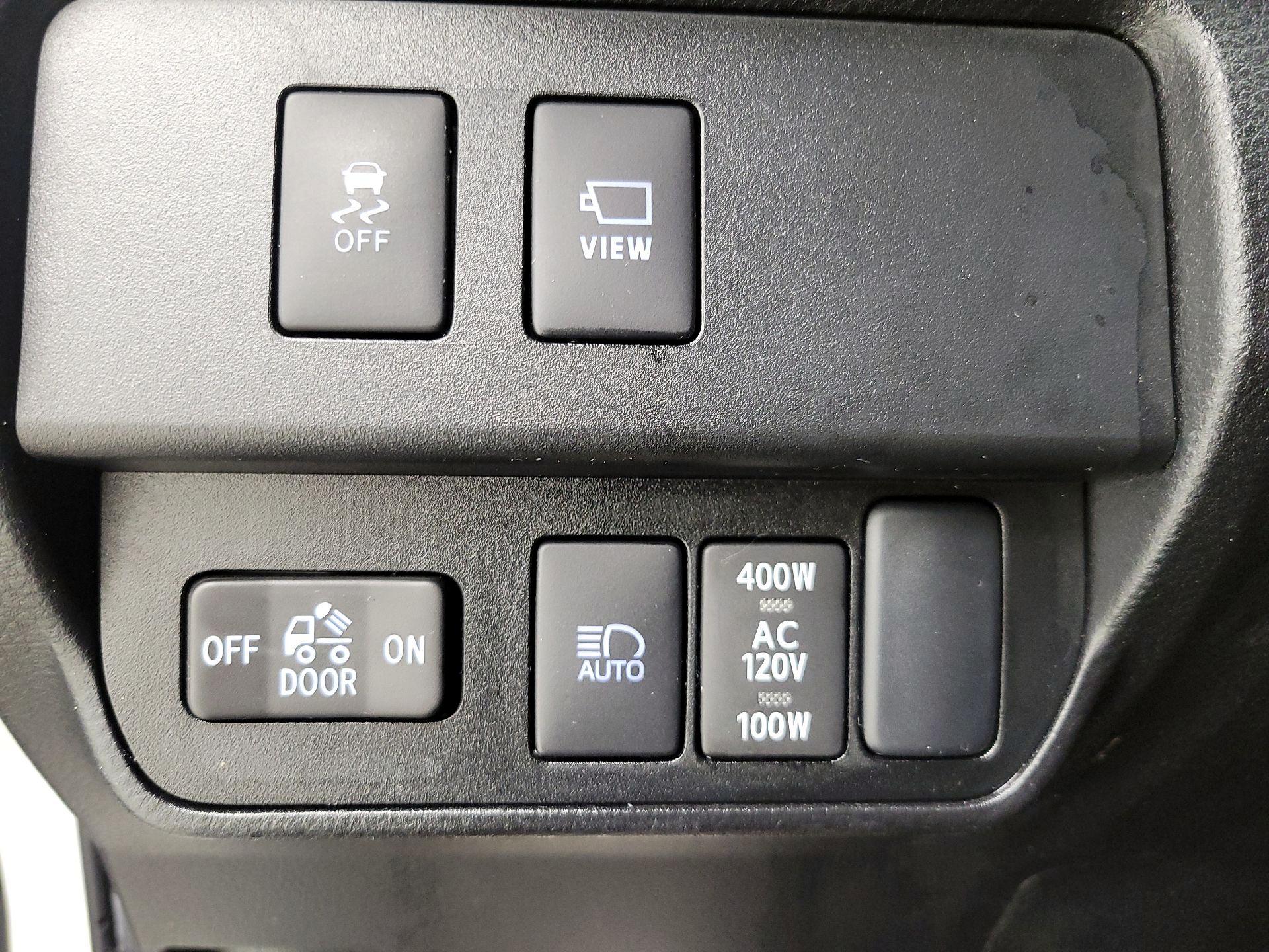 Thumbnail: 2022 Toyota Tacoma - 13