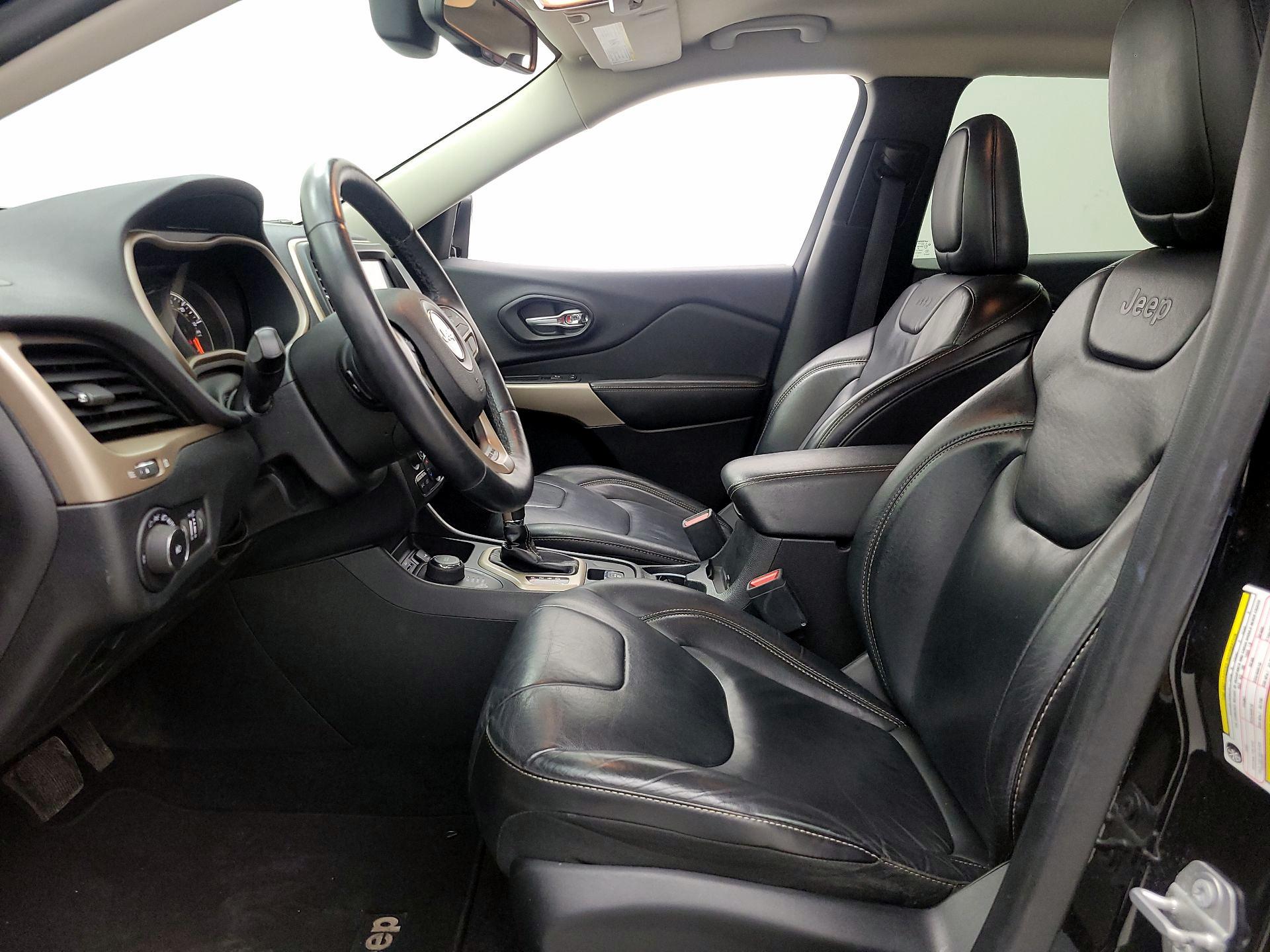 Thumbnail: 2017 Jeep Cherokee - 11