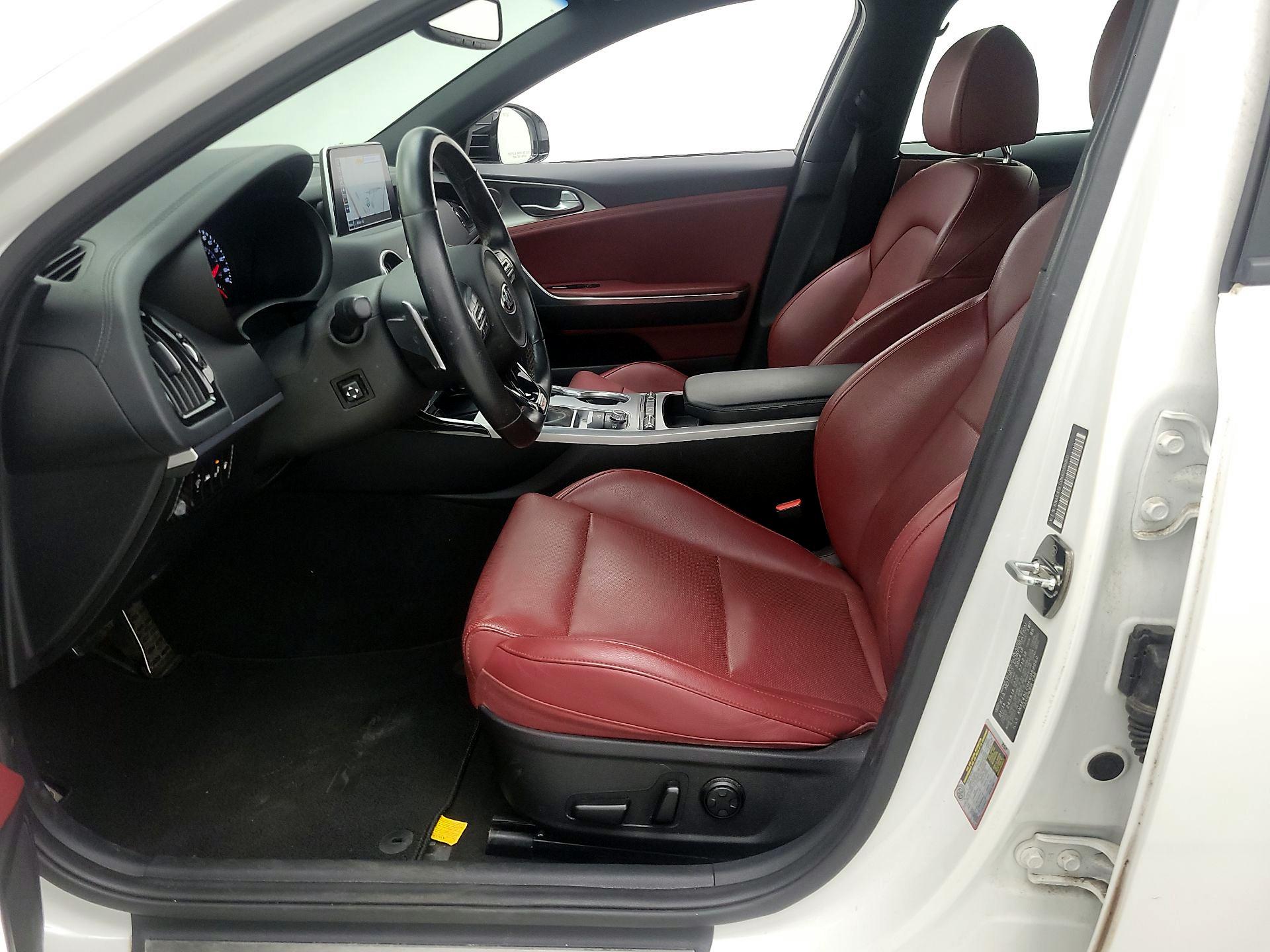 Thumbnail: 2019 Kia Stinger - 11