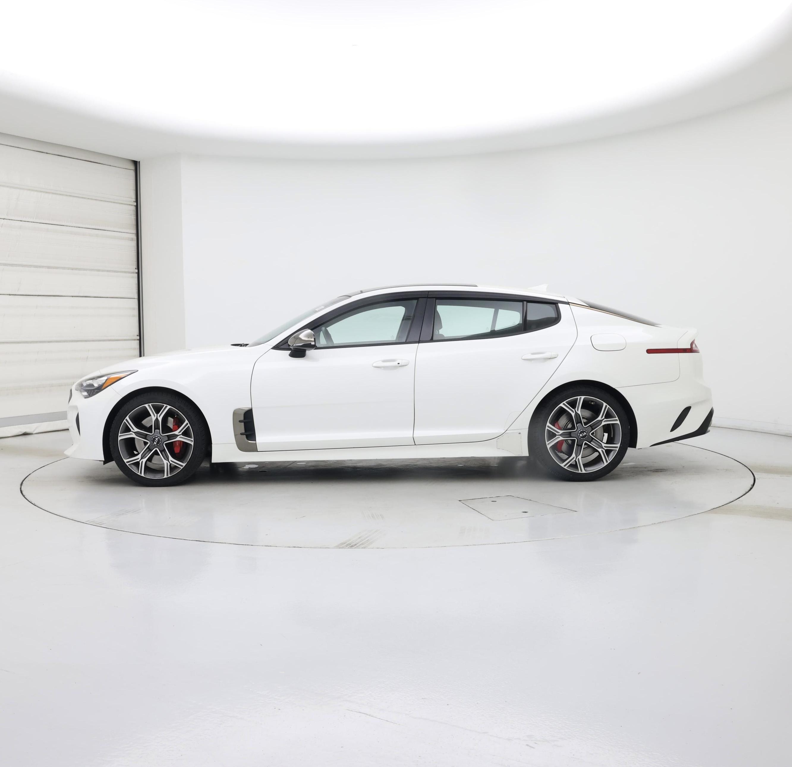 Thumbnail: 2019 Kia Stinger - 3