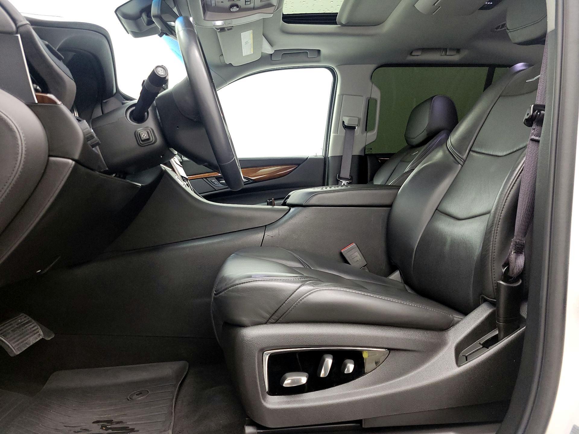 Thumbnail: 2017 Cadillac Escalade - 11