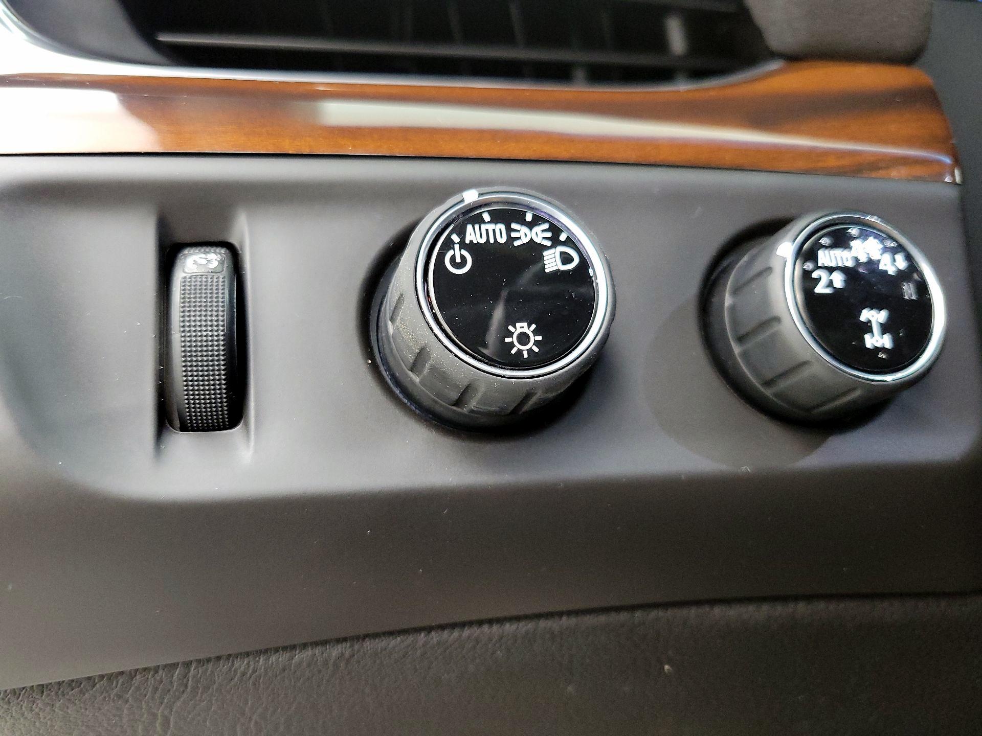 Thumbnail: 2017 Cadillac Escalade - 13