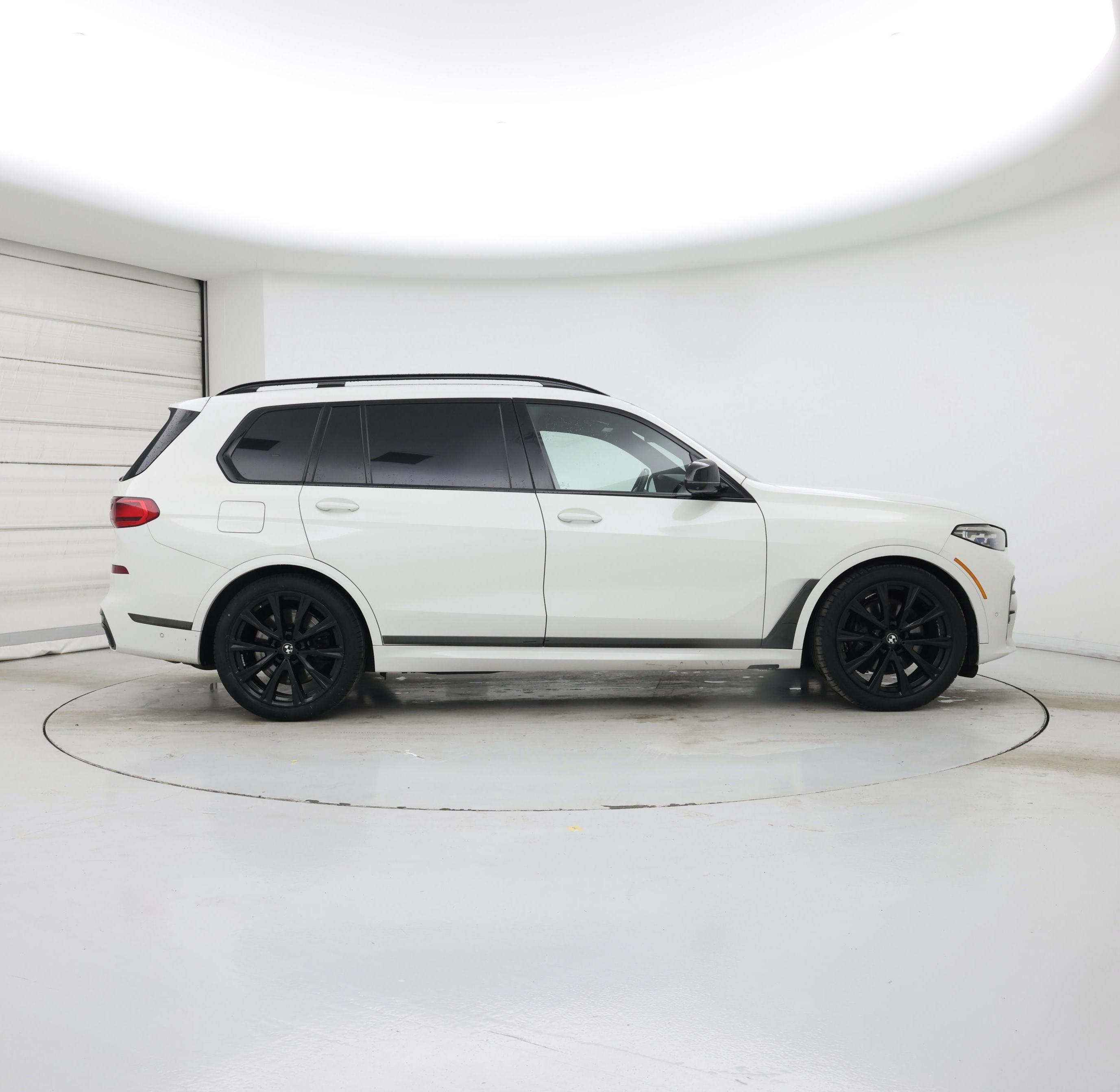 Thumbnail: 2021 BMW X7 - 7