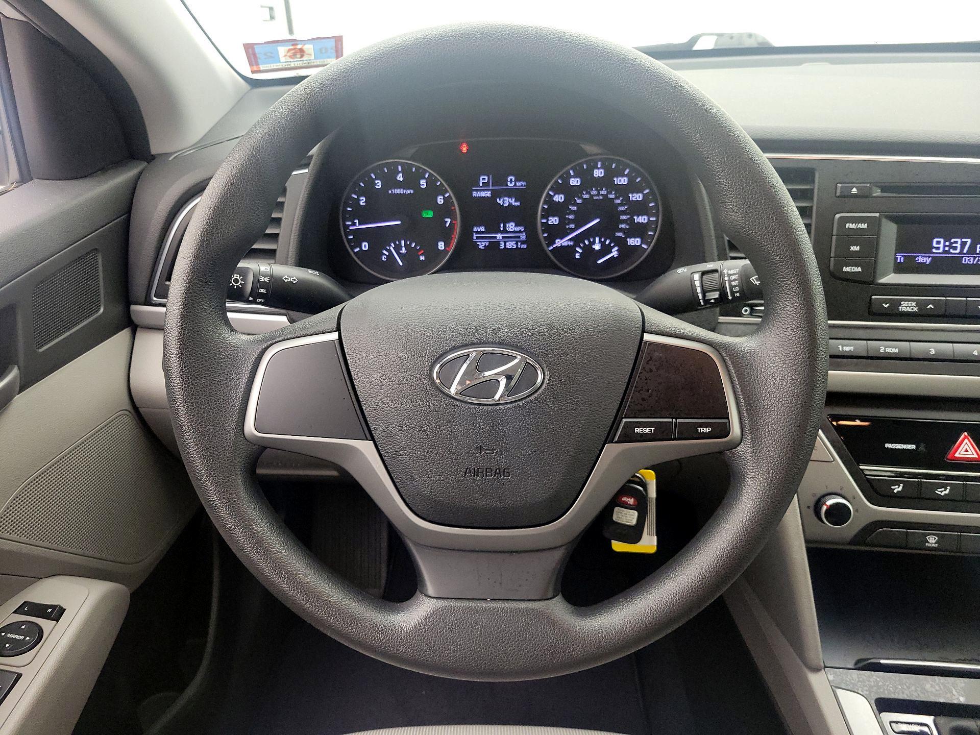 Thumbnail: 2017 Hyundai Elantra - 10