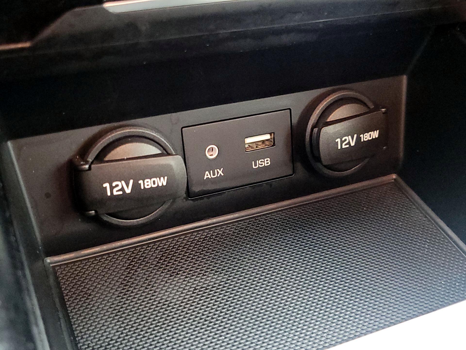 Thumbnail: 2017 Hyundai Elantra - 17