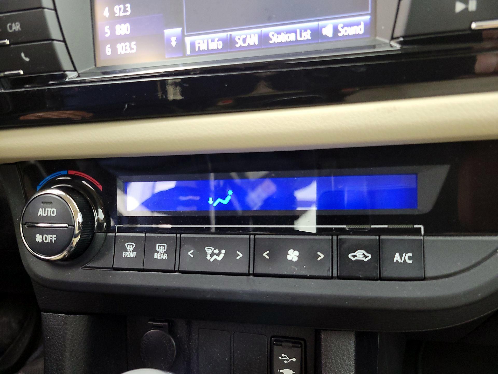 Thumbnail: 2015 Toyota Corolla - 16