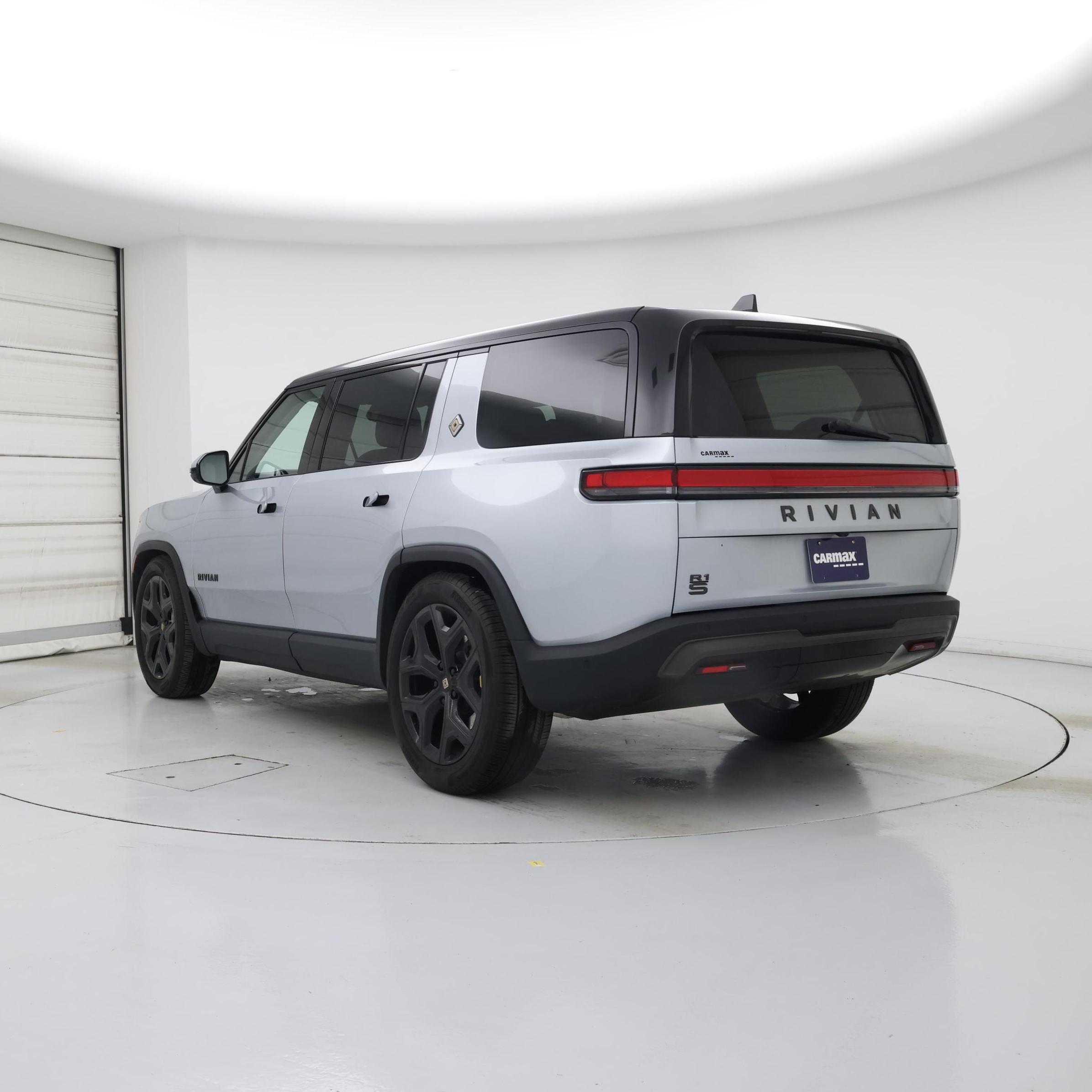 Thumbnail: 2025 Rivian R1S - 2