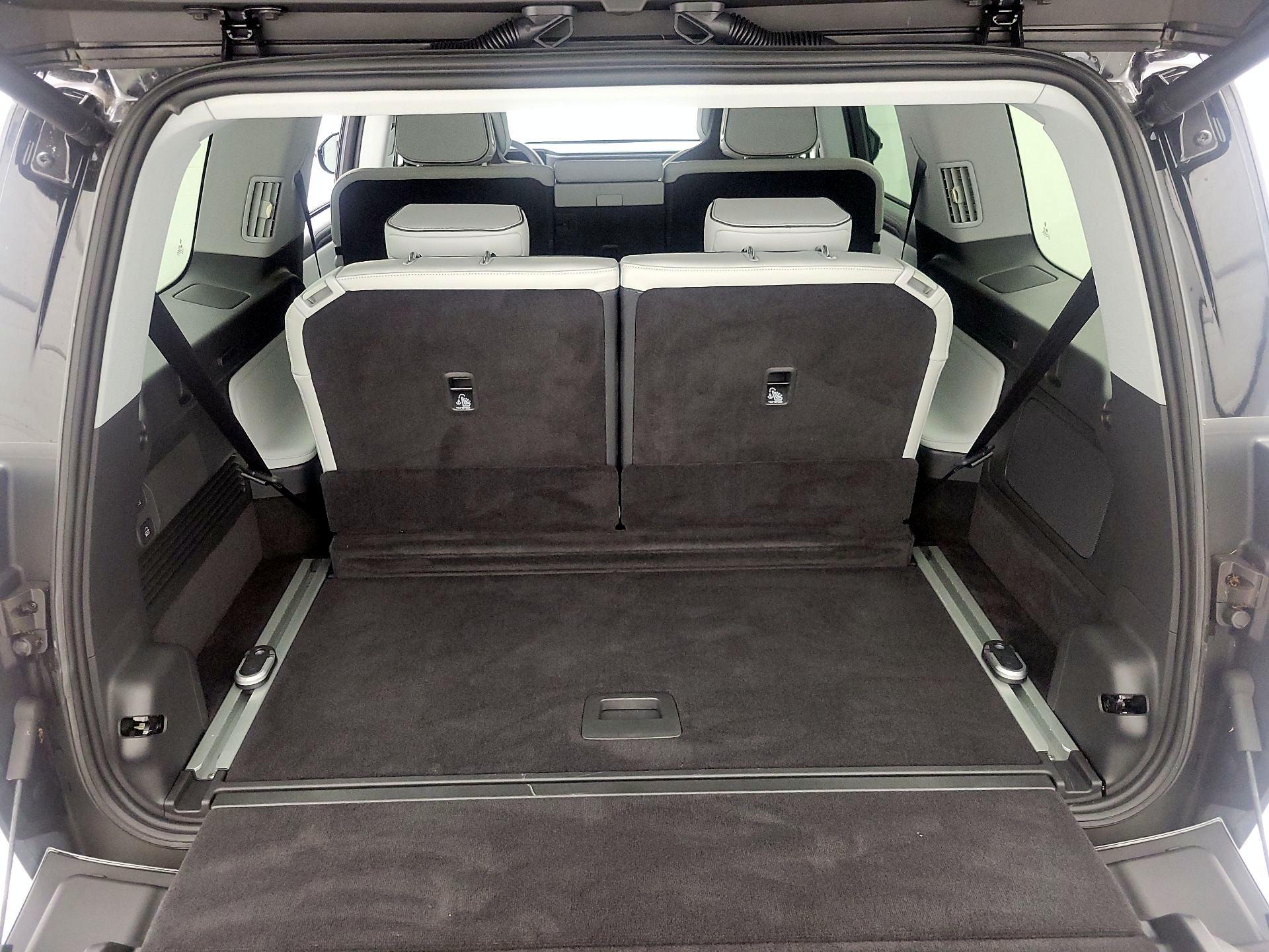 Thumbnail: 2025 Rivian R1S - 20